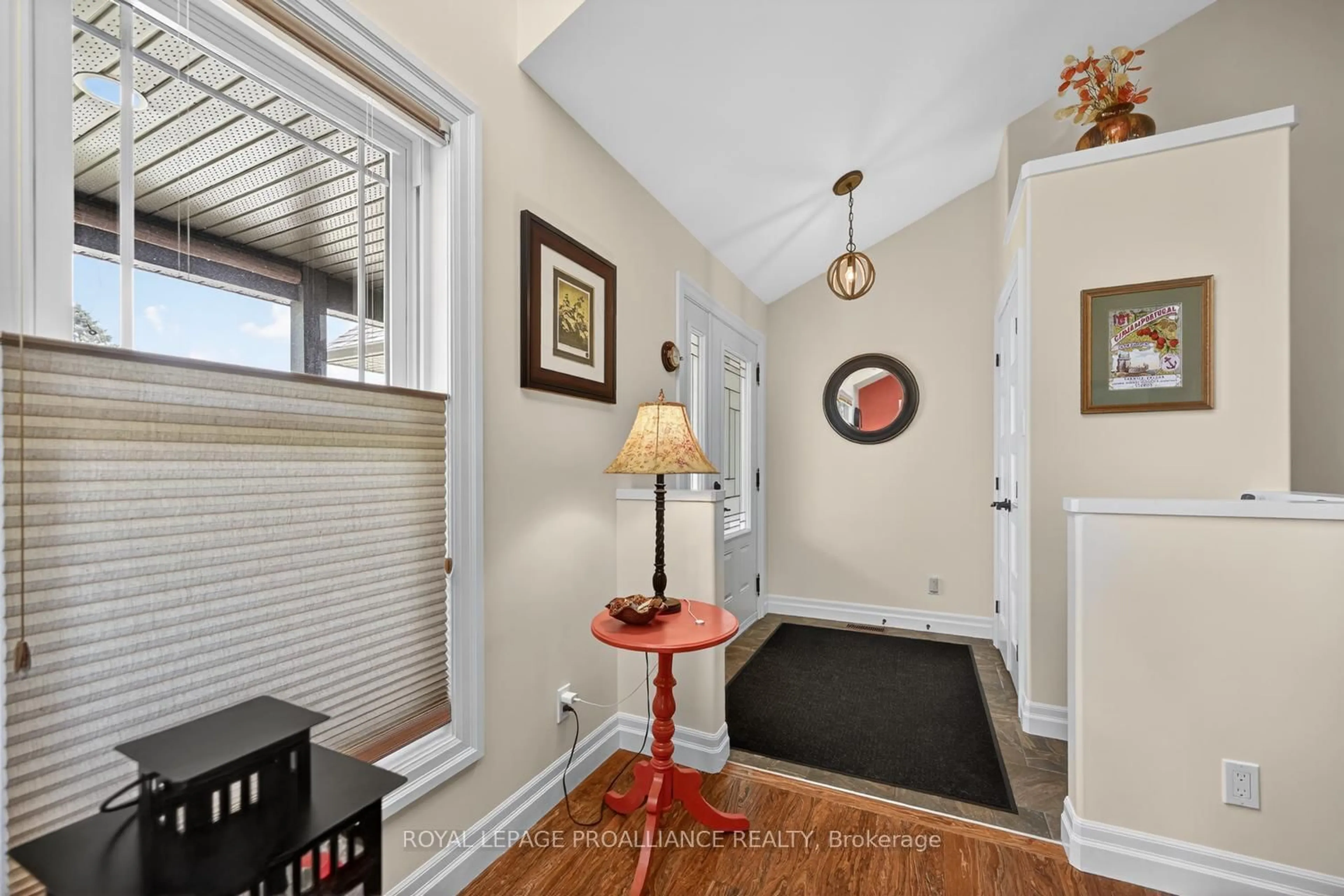 Indoor entryway for 4516 Airport Rd, Elizabethtown-Kitley Ontario K6T 1A2