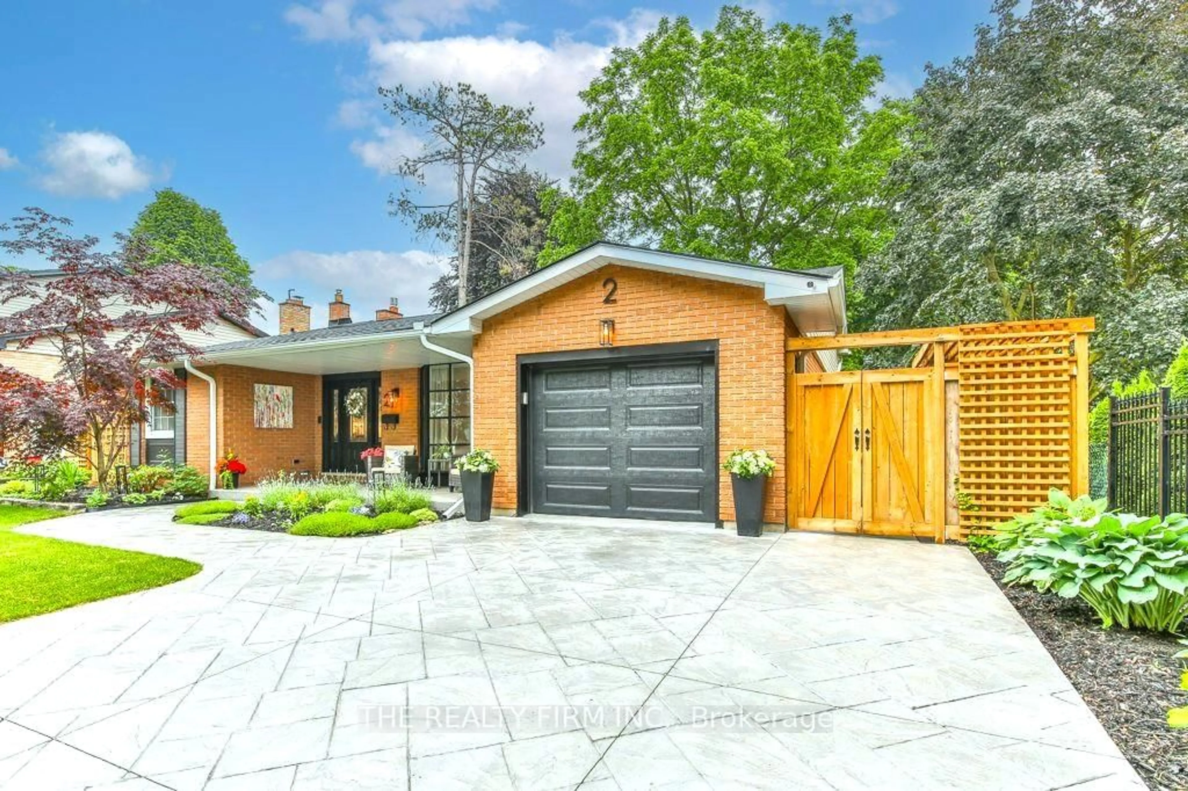 Home with brick exterior material, street for 2 OAKWOOD Dr, London South Ontario N6K 2V4