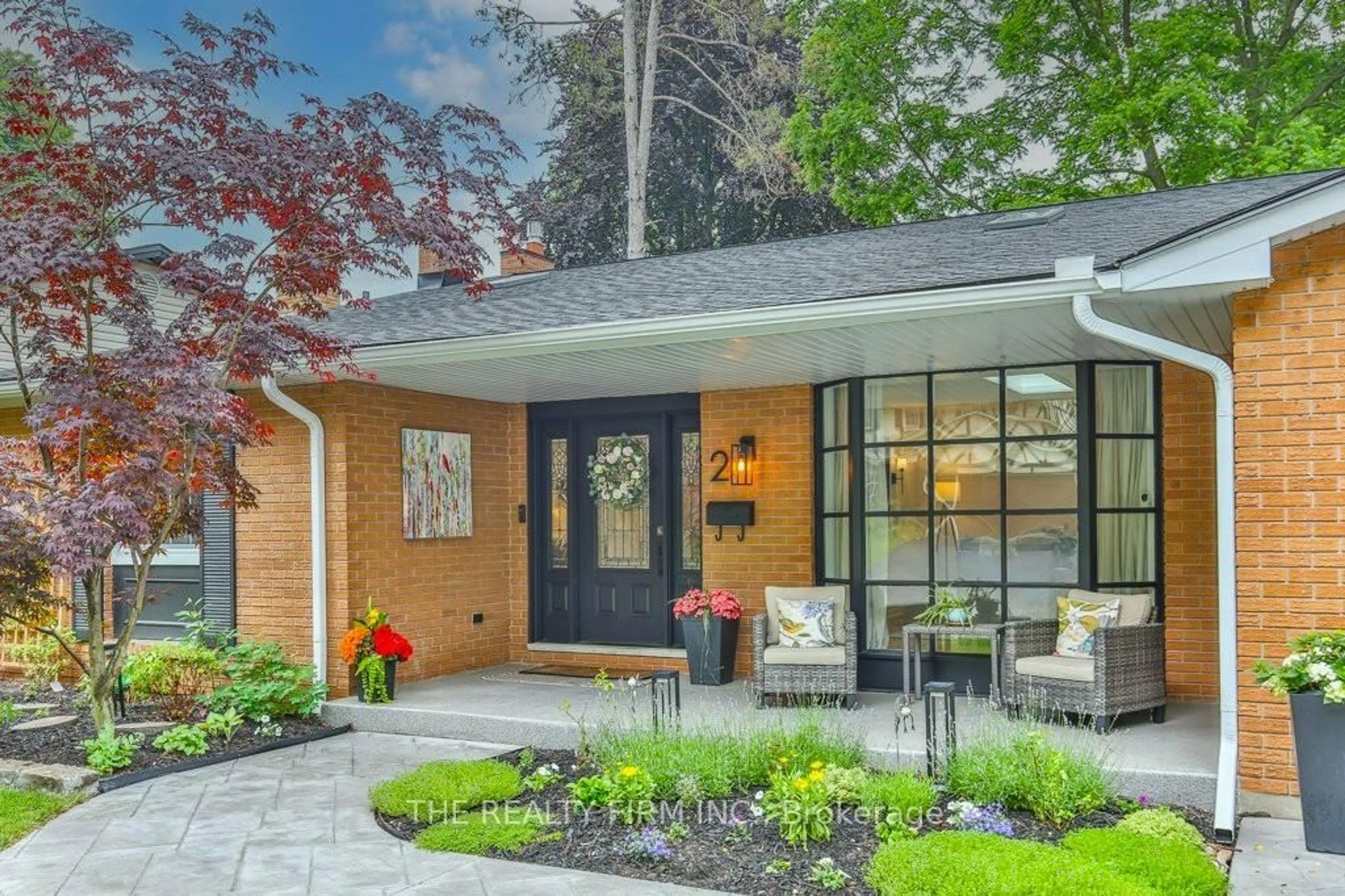 Home with brick exterior material, street for 2 OAKWOOD Dr, London South Ontario N6K 2V4