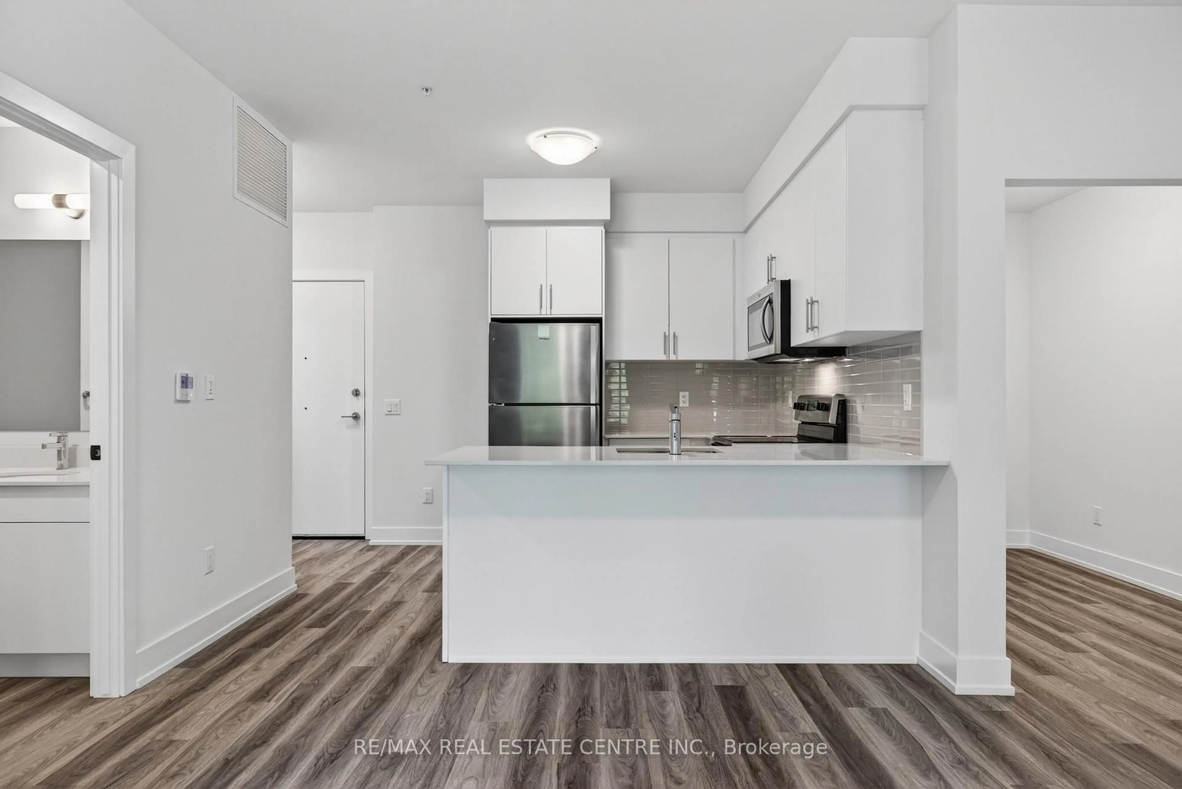 Standard kitchen, unknown for 1100 Lackner Pl #205, Kitchener Ontario N2A 3R2