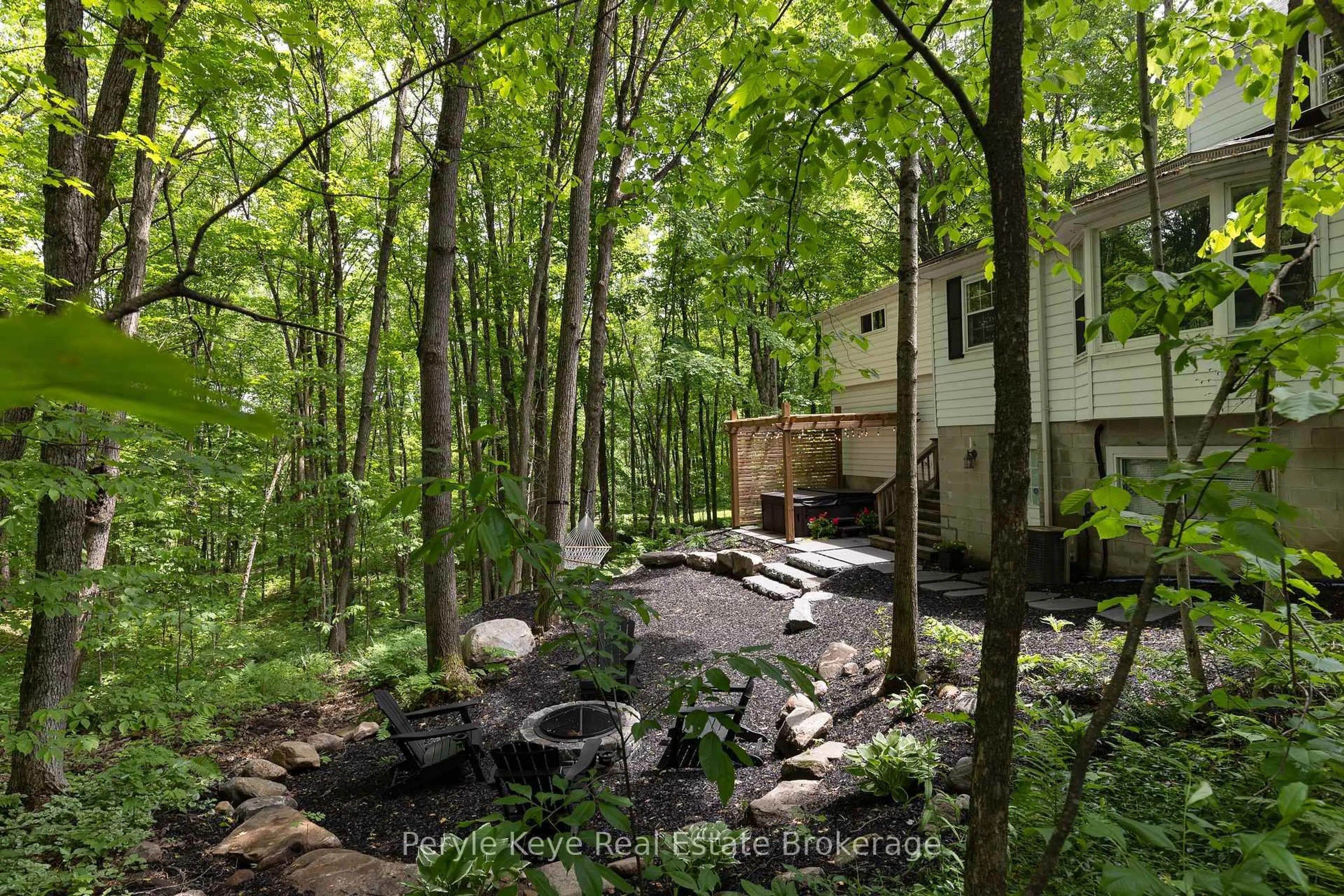 Patio, forest/trees view for 74 Woodland Dr, Bracebridge Ontario P1L 1M2