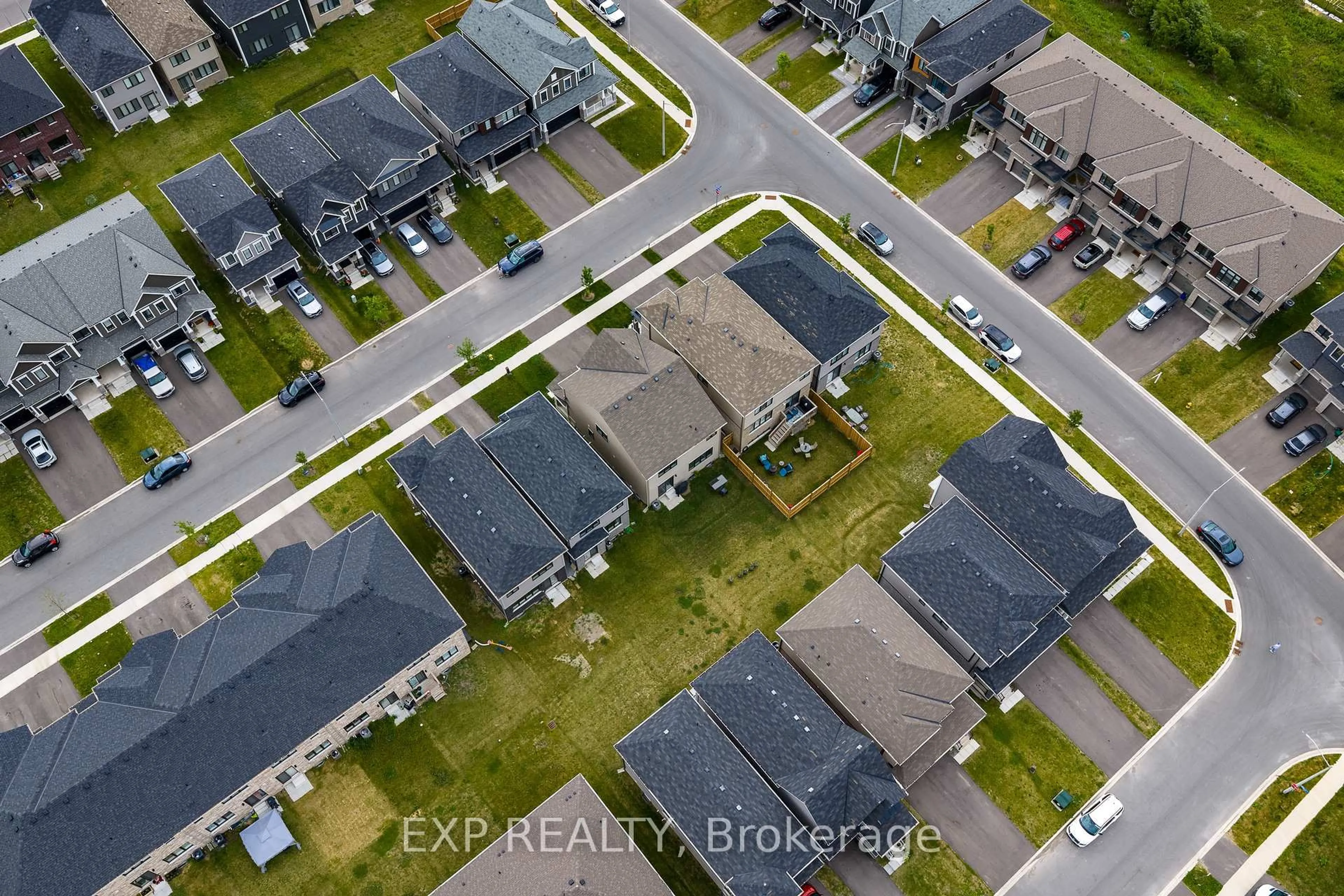 A pic from outside/outdoor area/front of a property/back of a property/a pic from drone, street for 65 Ever Sweet Way, Thorold Ontario L2V 0K8