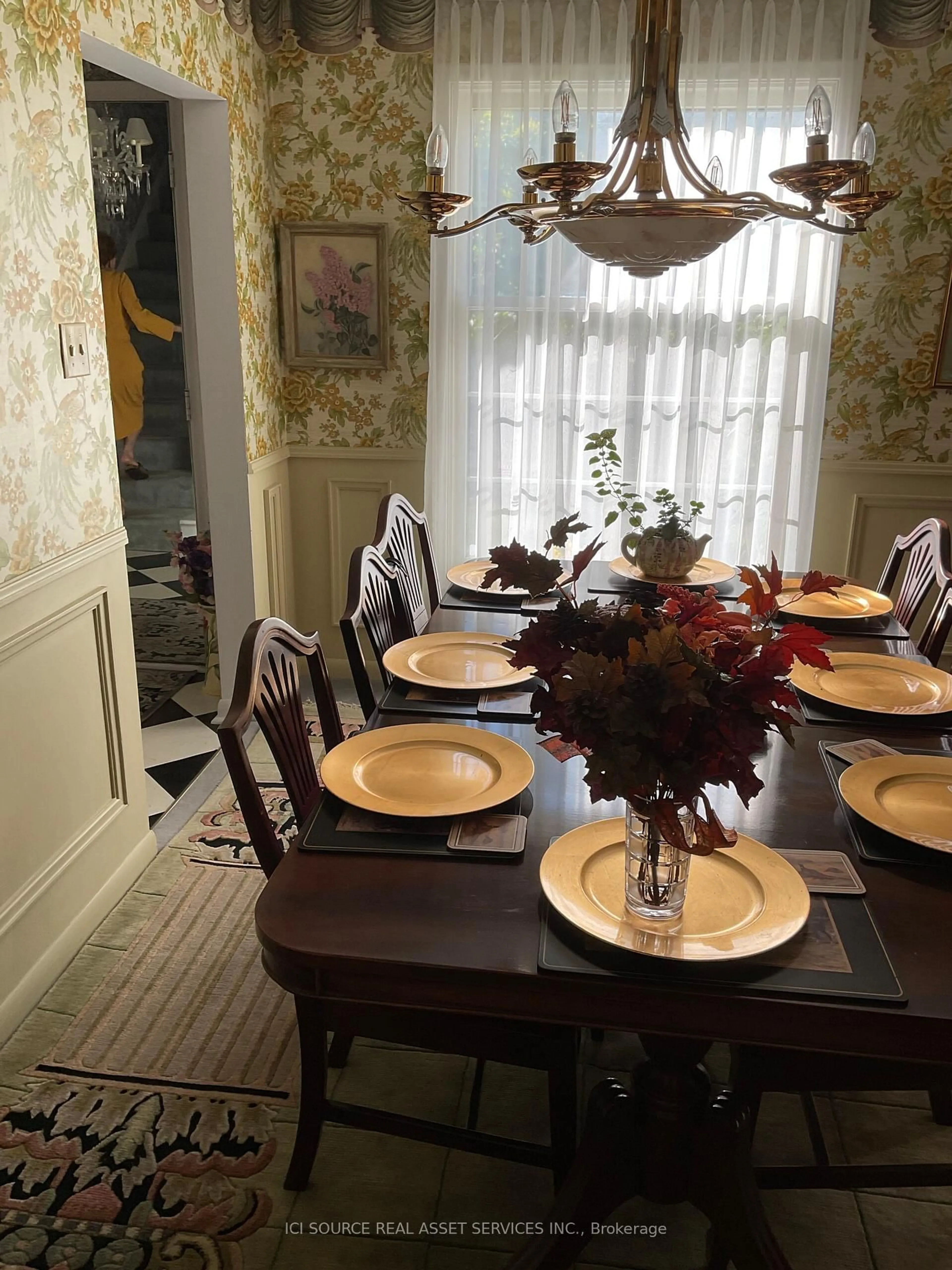 Dining room, unknown for 14 Robinhood Dr, Hamilton Ontario L9H 4G1
