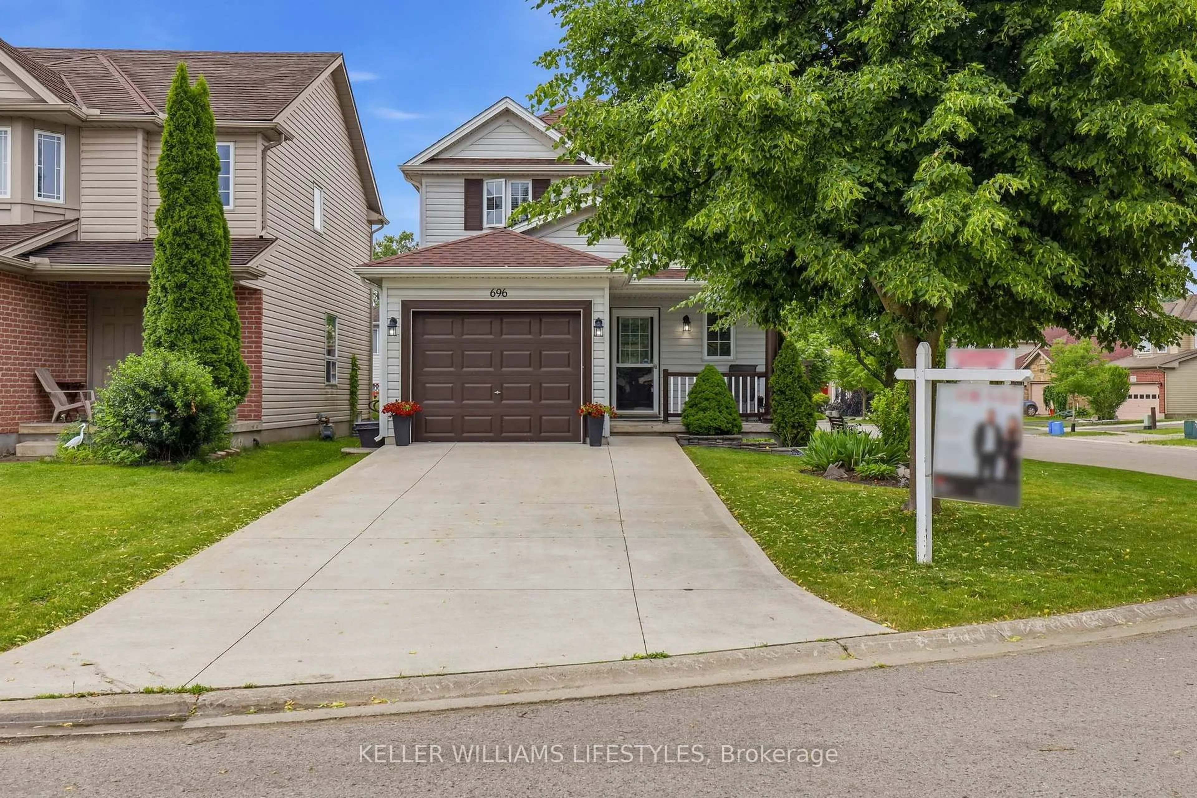 Unknown for 696 Fieldgate Circ, London East Ontario N5V 5E8