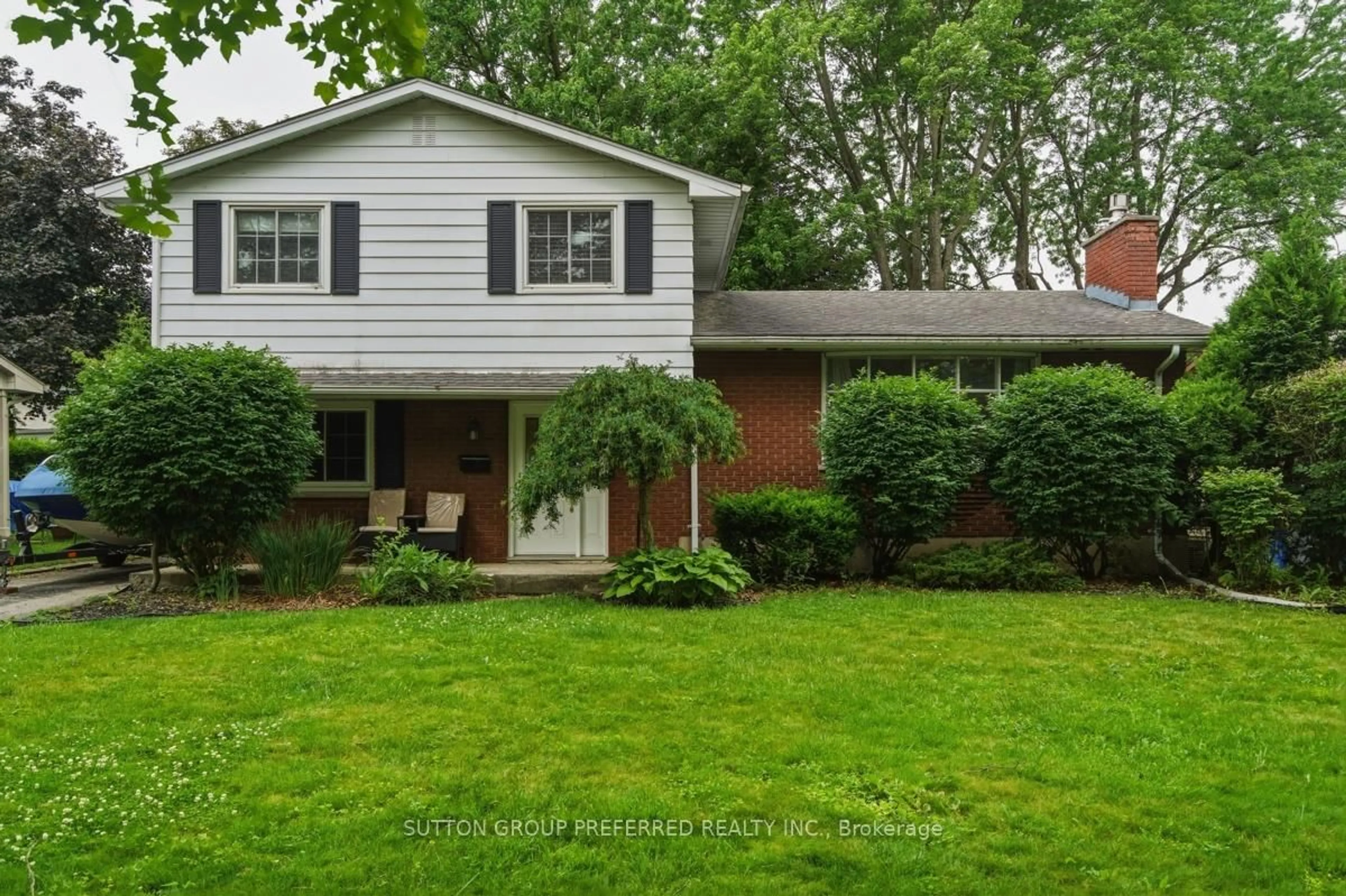 Home with brick exterior material, street for 569 VISCOUNT Rd, London South Ontario N6J 2Y1