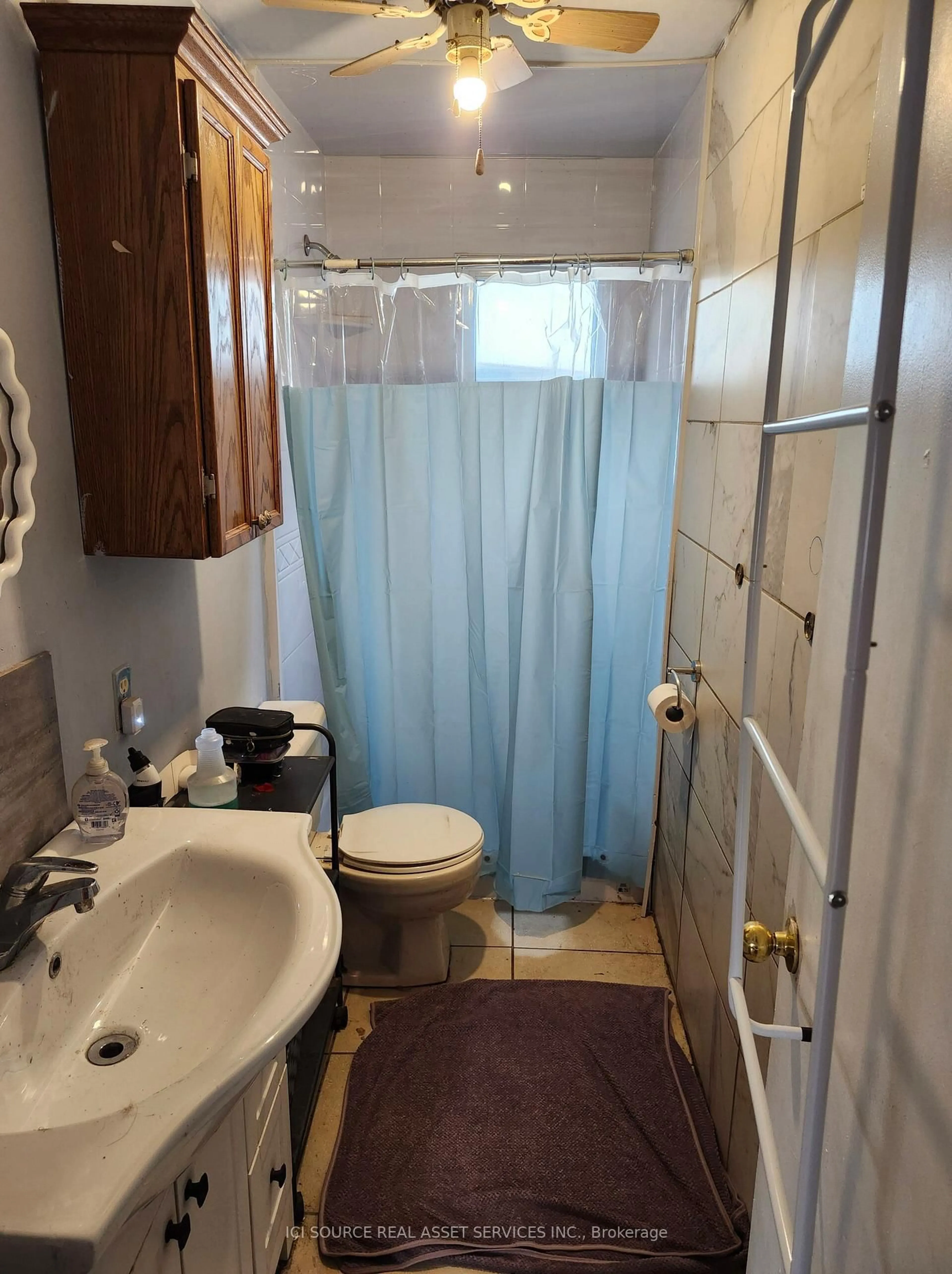 Standard bathroom, unknown for 96 Lansdowne St, Greater Sudbury Ontario P0M 1J0