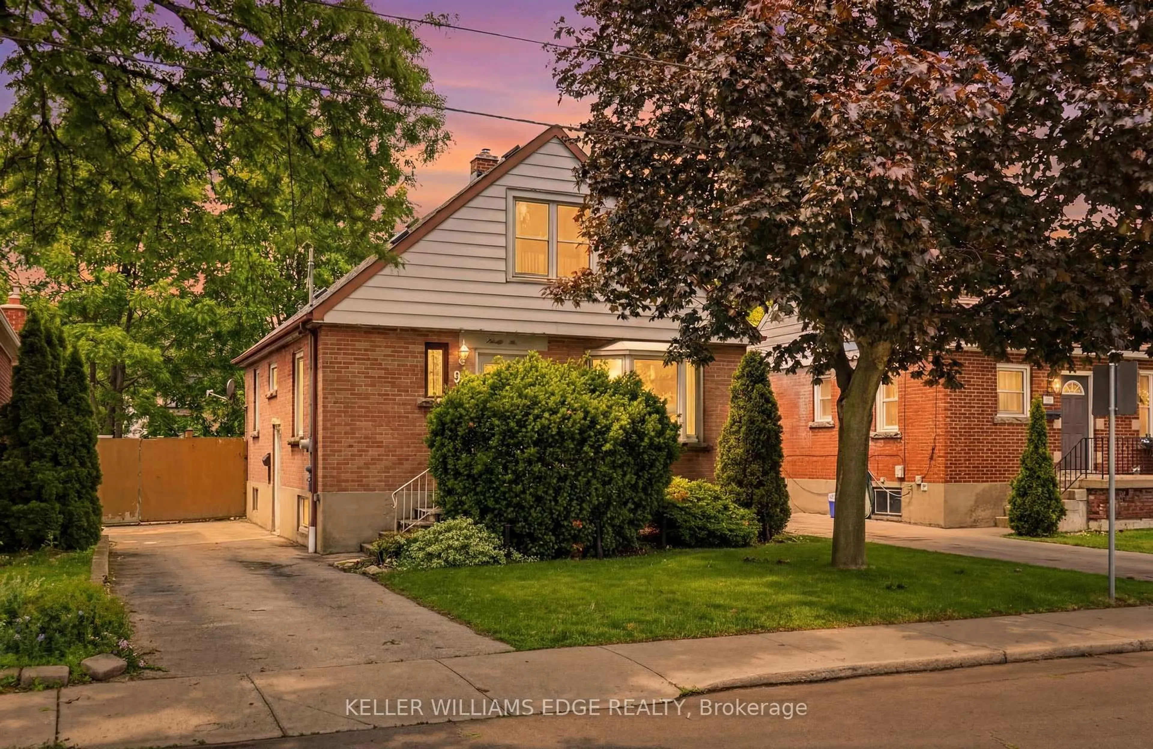 Home with brick exterior material, street for 96 East 27th St, Hamilton Ontario L8V 3G1