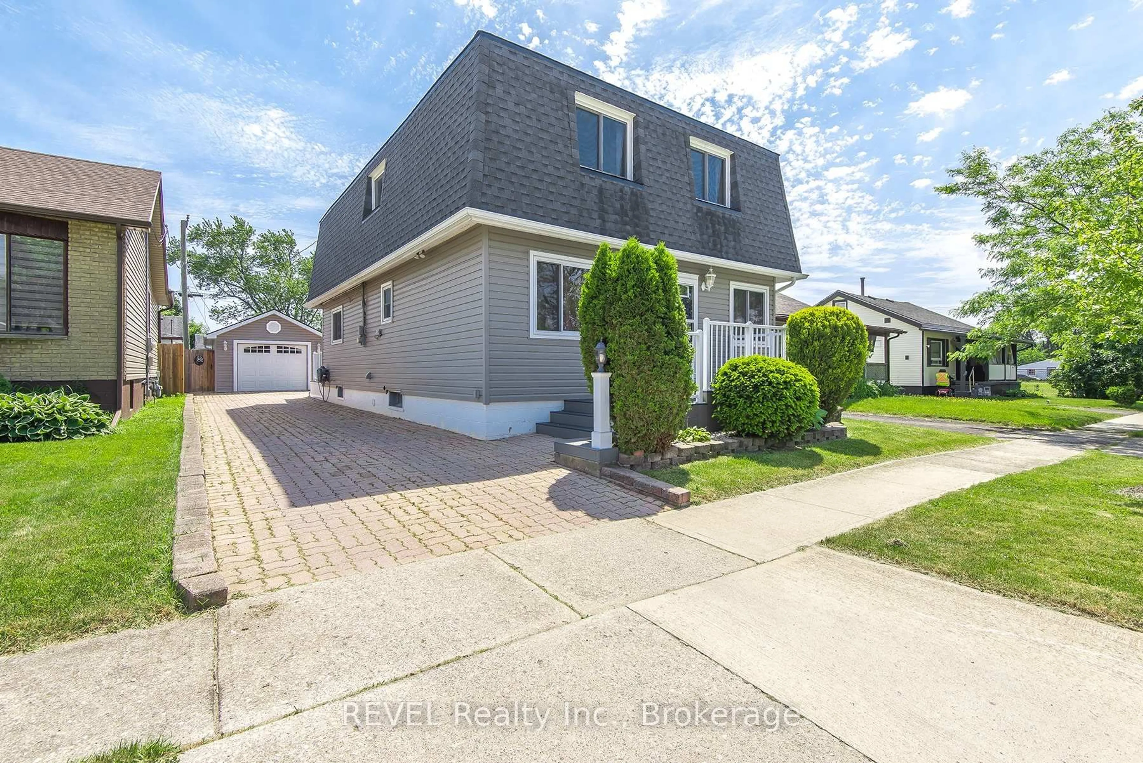 Unknown for 373 Hennepin Ave, Welland Ontario L3B 4T4