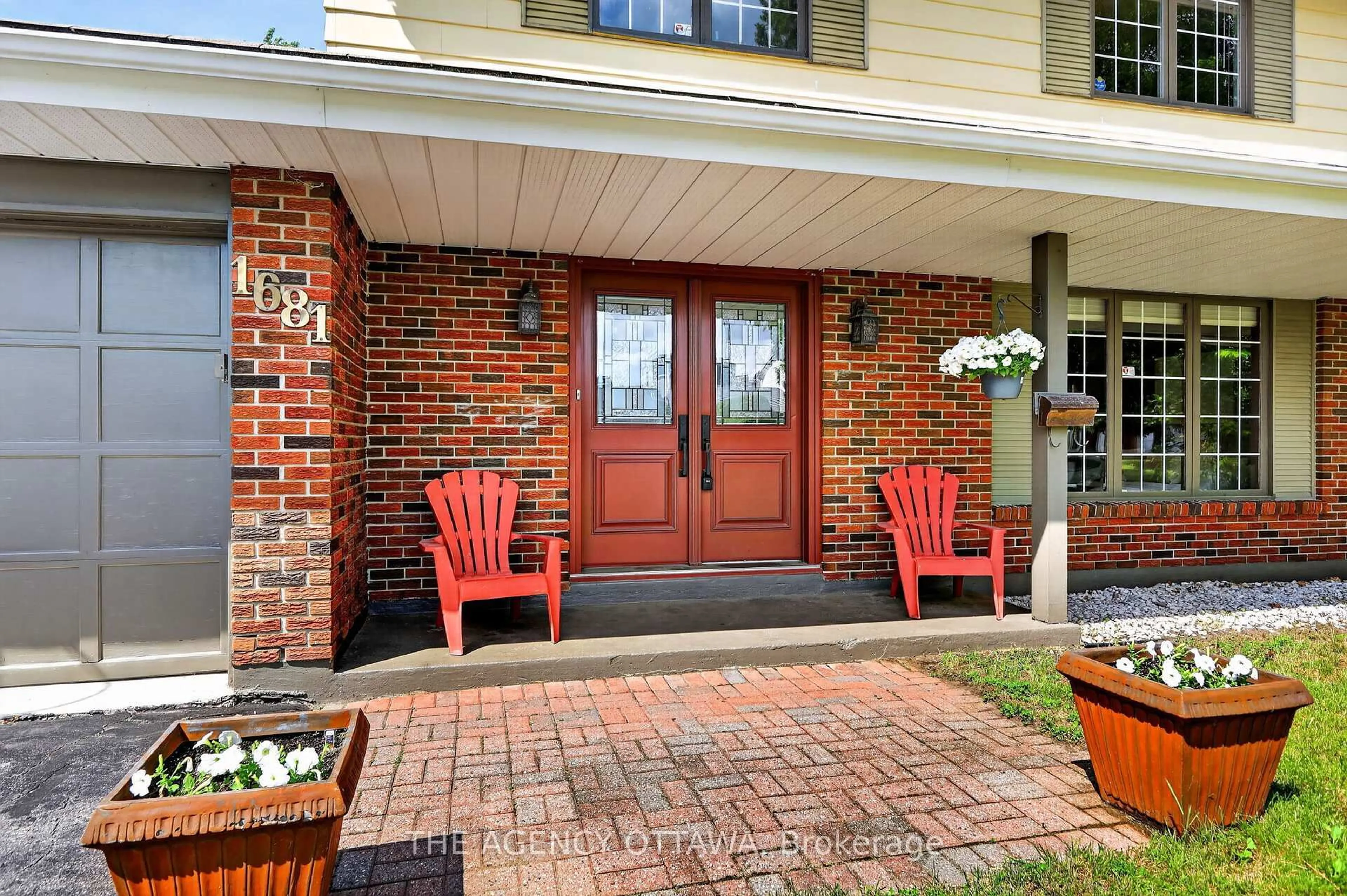 Home with brick exterior material, street for 1681 Amberdale Cres, Ottawa Ontario K1H 7B2