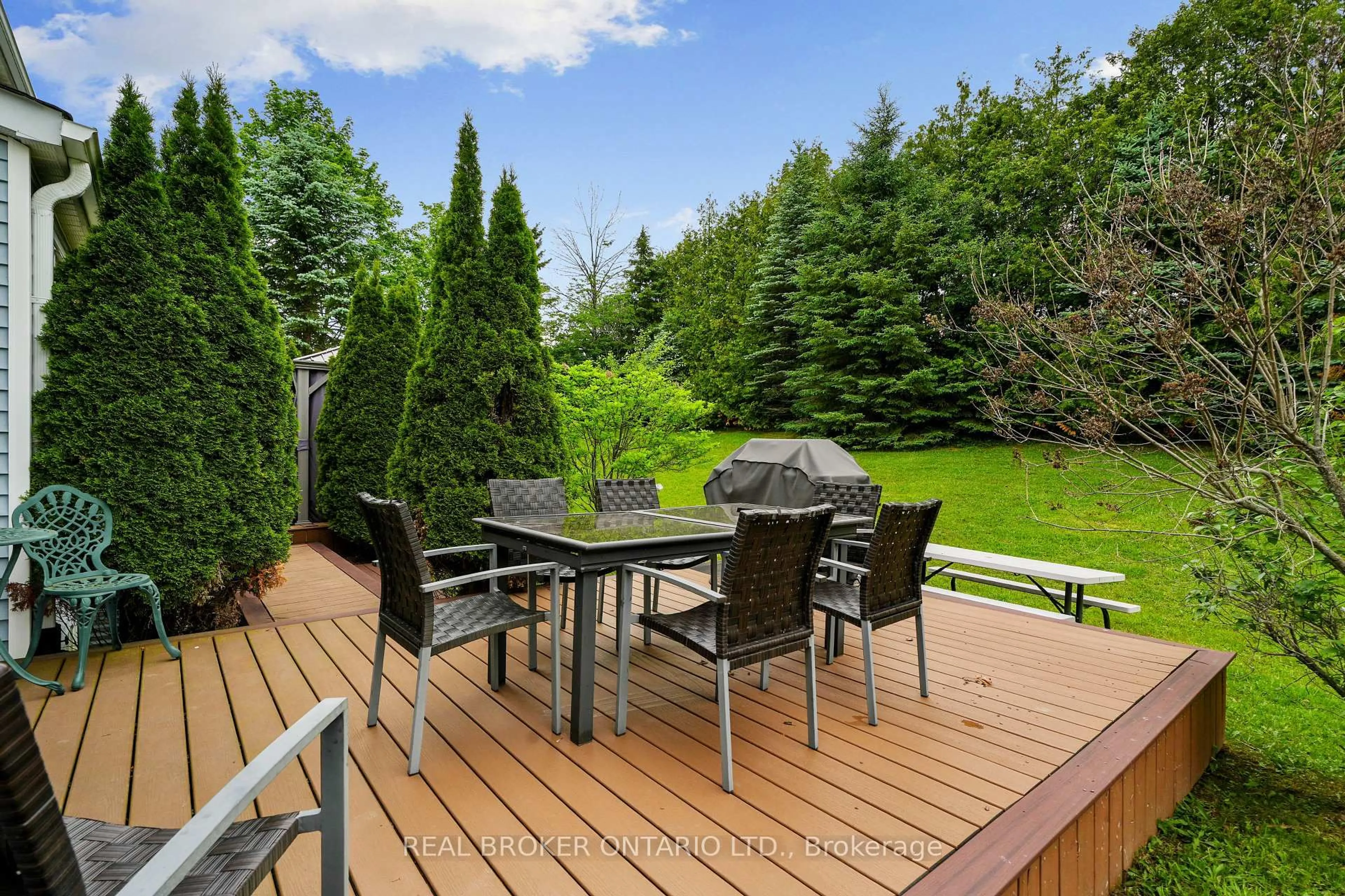 Patio, forest/trees view for 462 Franklin Dr, Selwyn Ontario K9J 6X3
