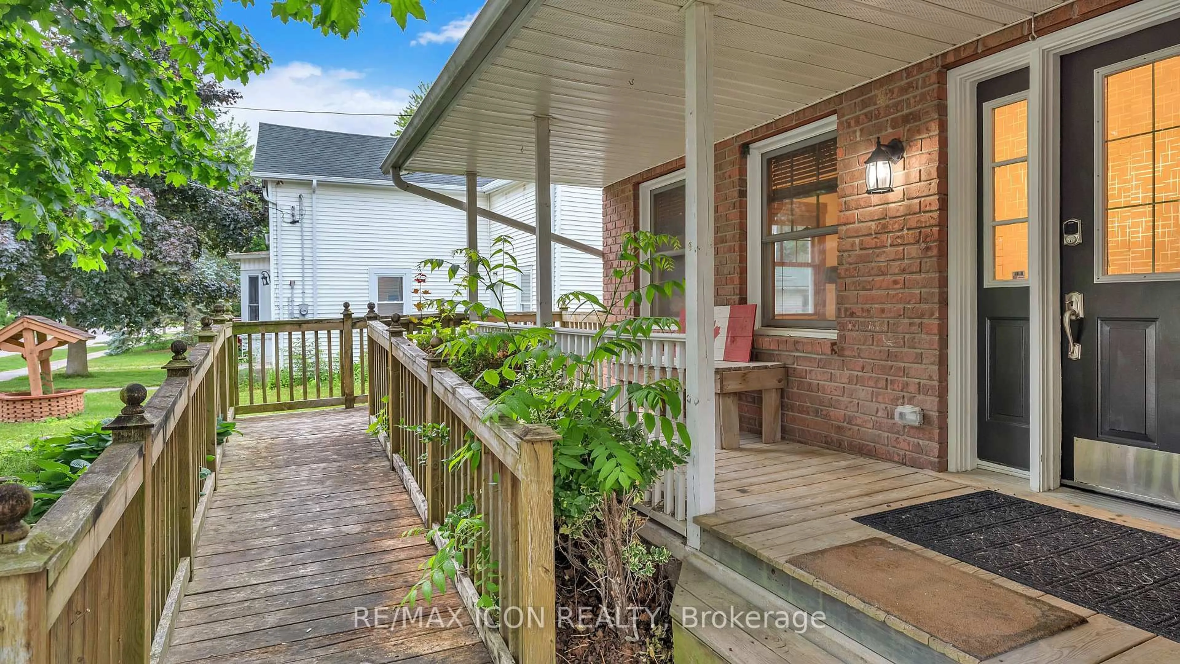 Unknown for 158 Broadway St, North Middlesex Ontario N0M 2K0