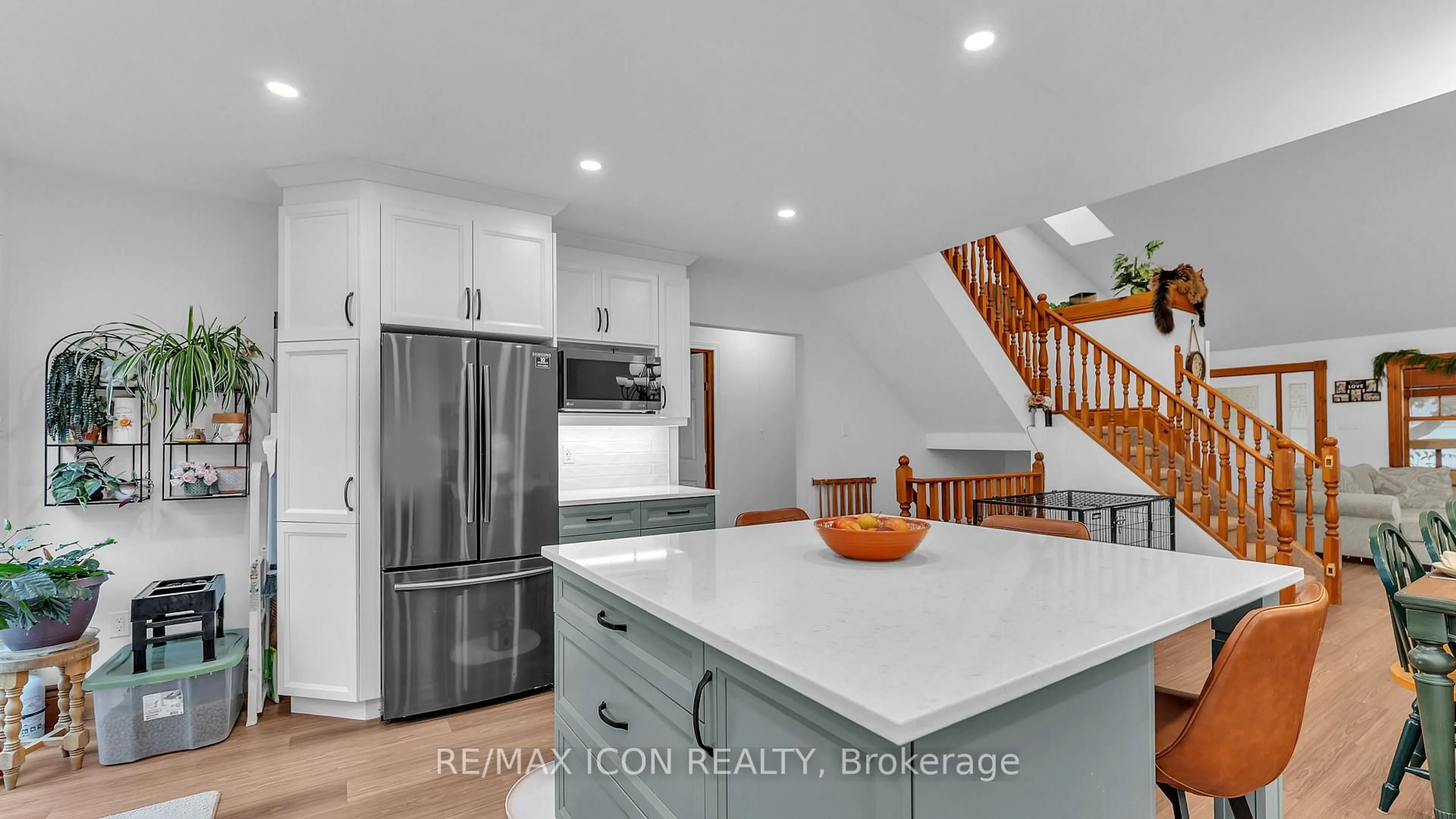 Open concept kitchen, unknown for 158 Broadway St, North Middlesex Ontario N0M 2K0