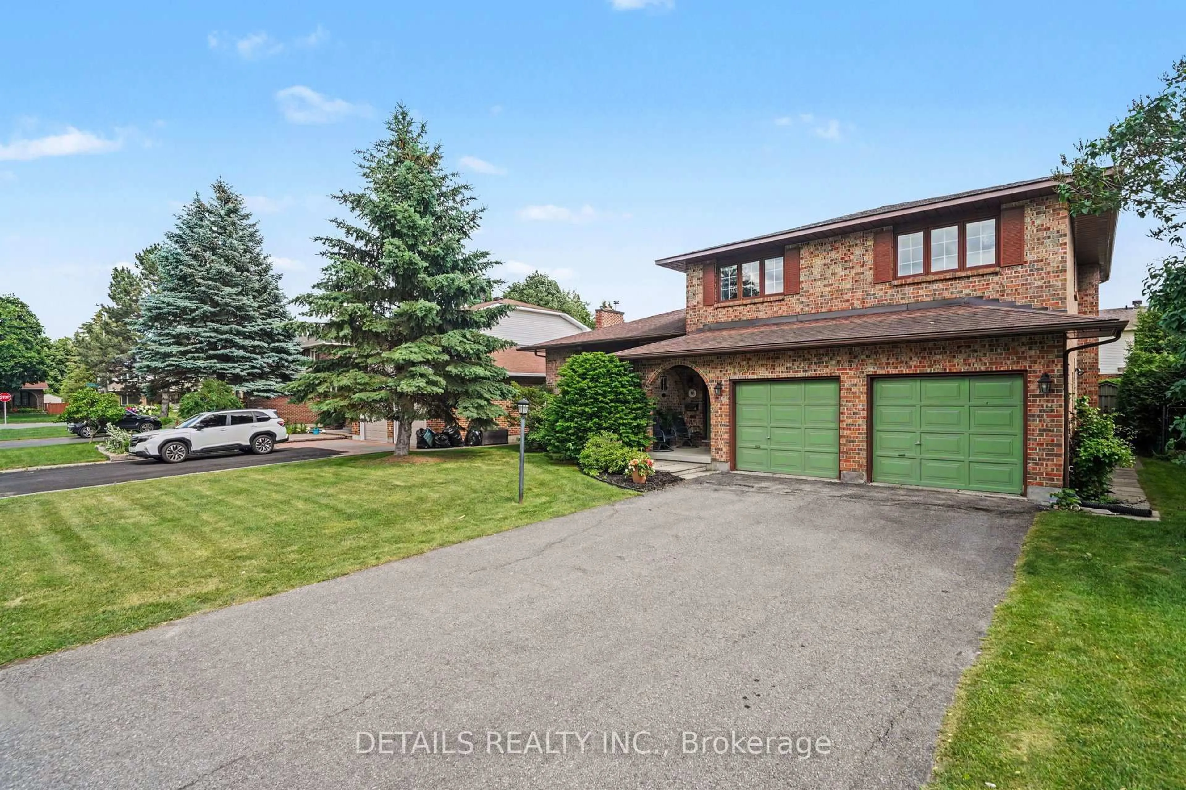 A pic from outside/outdoor area/front of a property/back of a property/a pic from drone, street for 152 Foxfield Dr, Barrhaven Ontario K2J 2T1