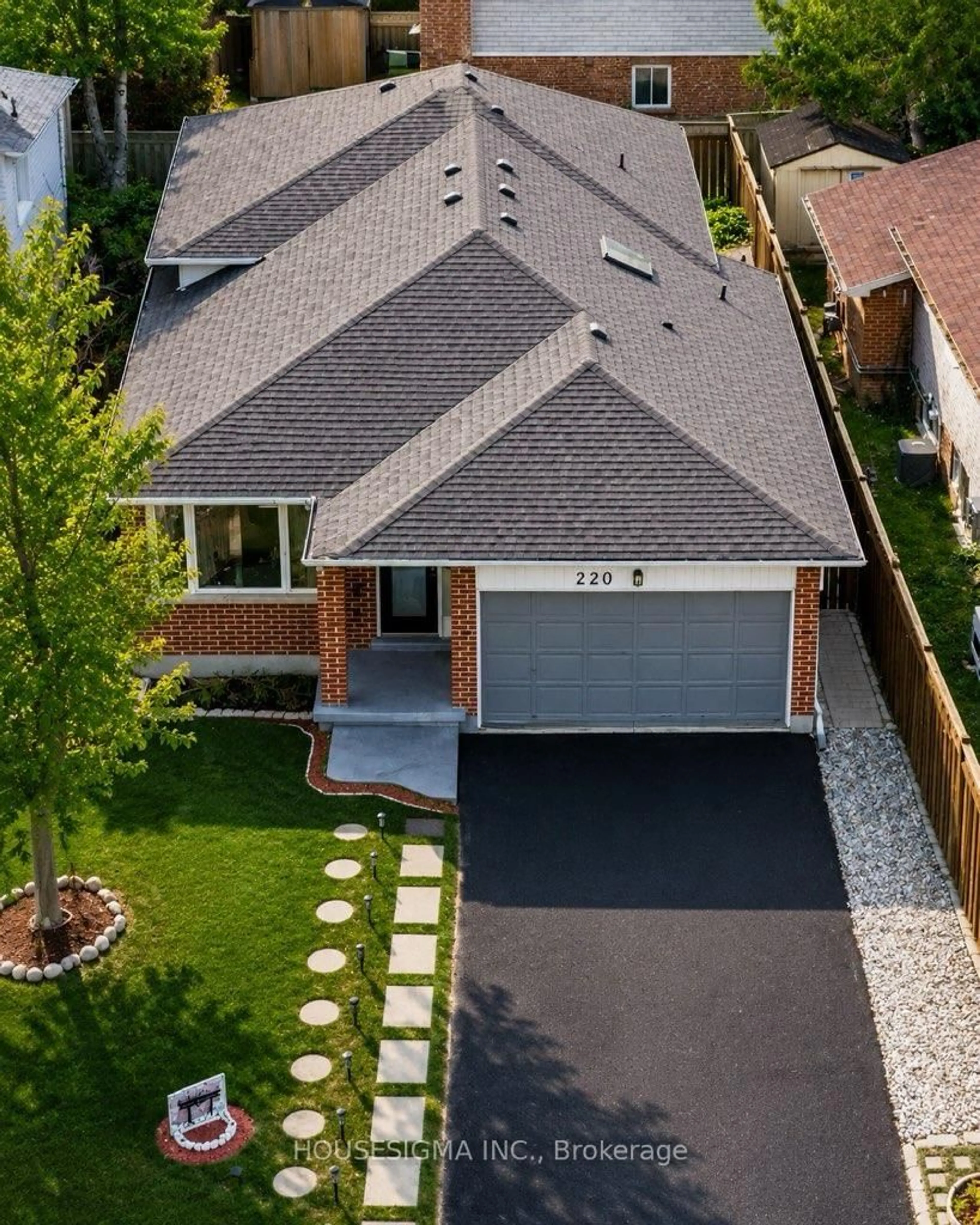 A pic from outside/outdoor area/front of a property/back of a property/a pic from drone, street for 220 Killarney Grve, London North Ontario N5X 3X6
