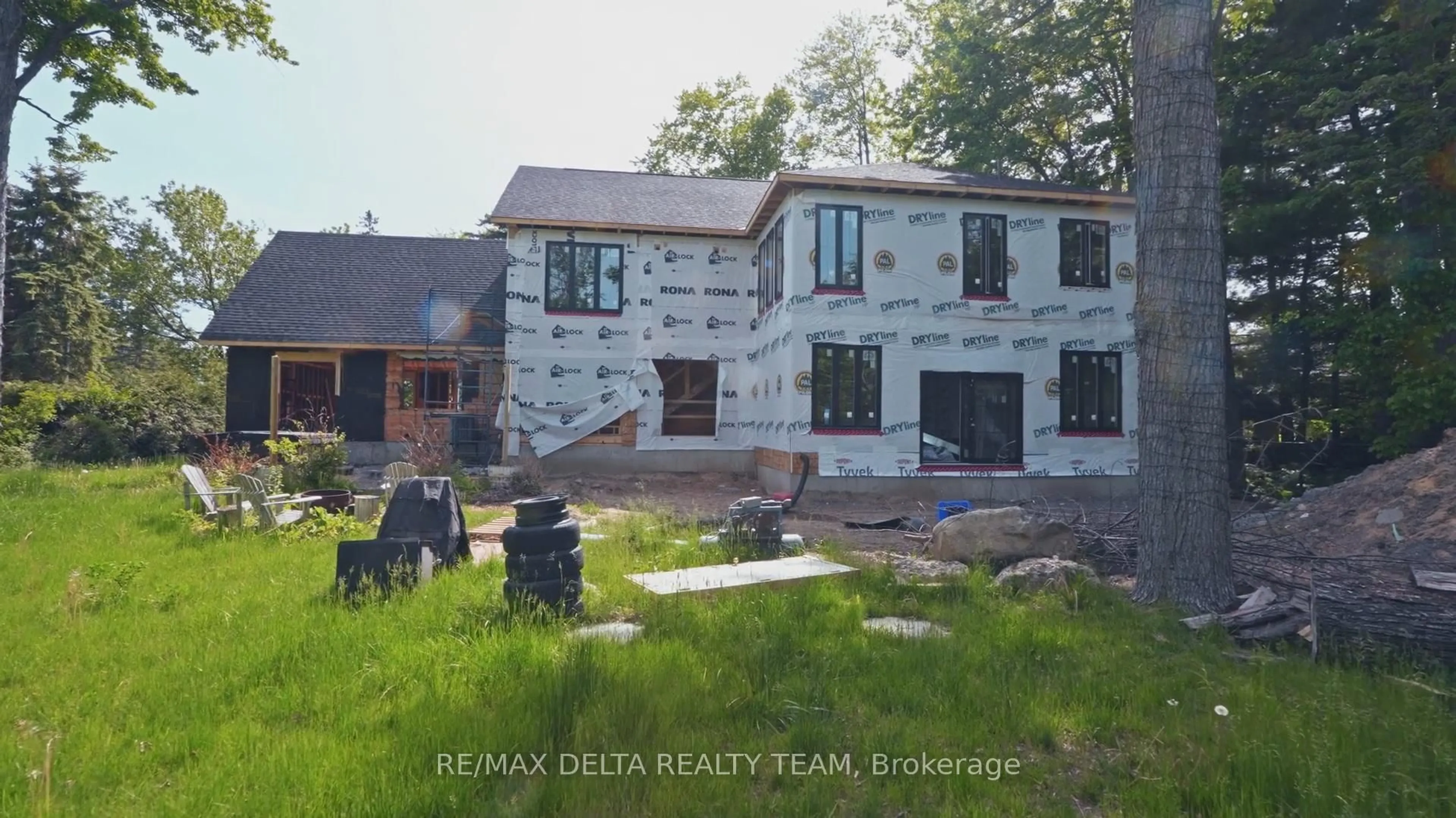 Home with brick exterior material, building for 8 Pineglen Cres, Ottawa Ontario K2E 6X7