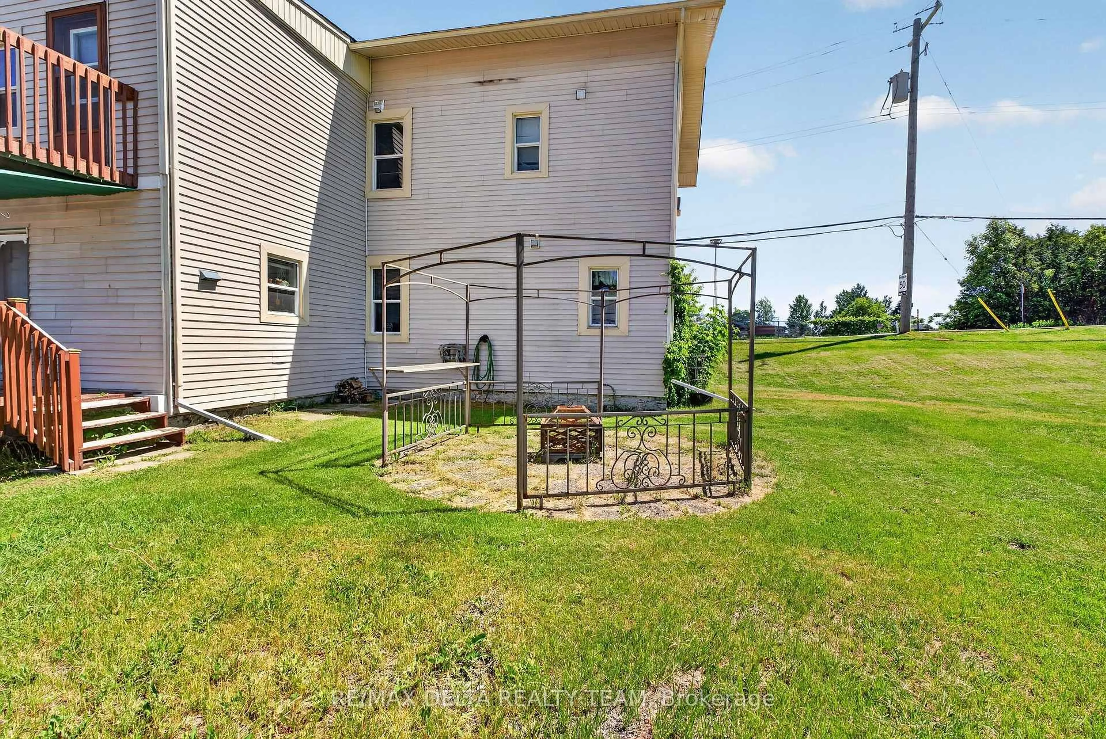 Patio, unknown for 1831 LABONTE St, Clarence-Rockland Ontario K0A 1N0