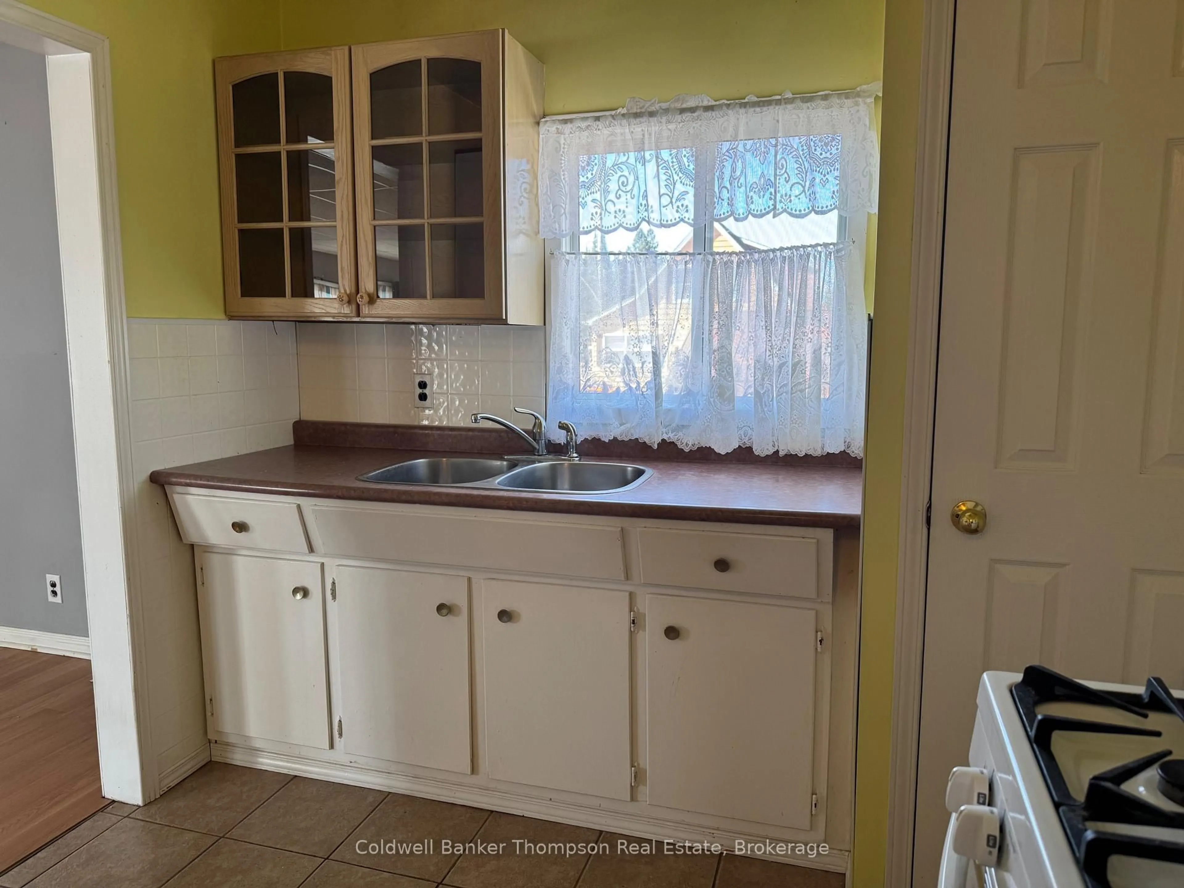 Standard kitchen, unknown for 2508 Highway 518 Highway, McMurrich/Monteith Ontario P0A 1Y0