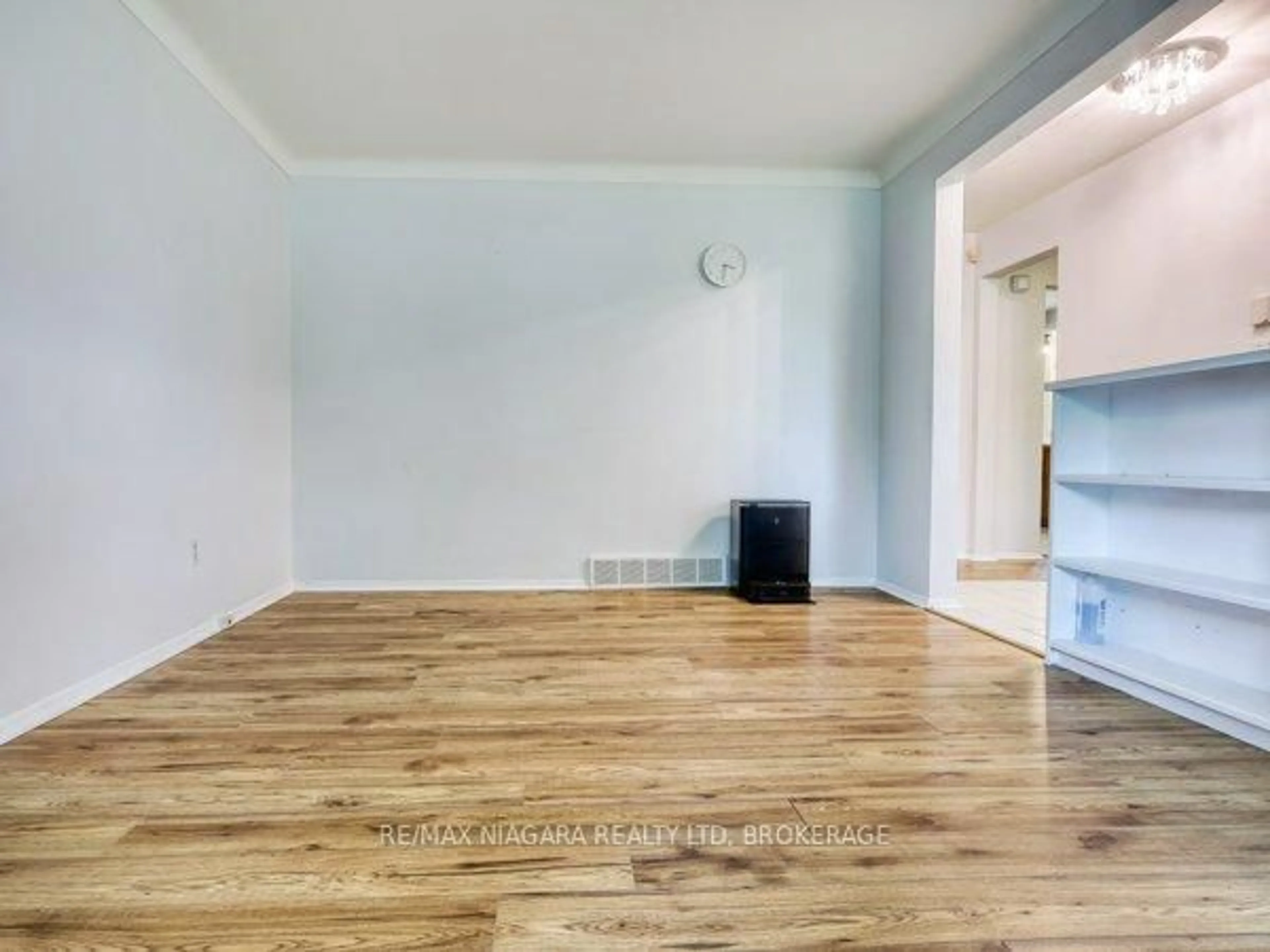A pic of a room for 80 Pearce Ave, St. Catharines Ontario L2M 6N5