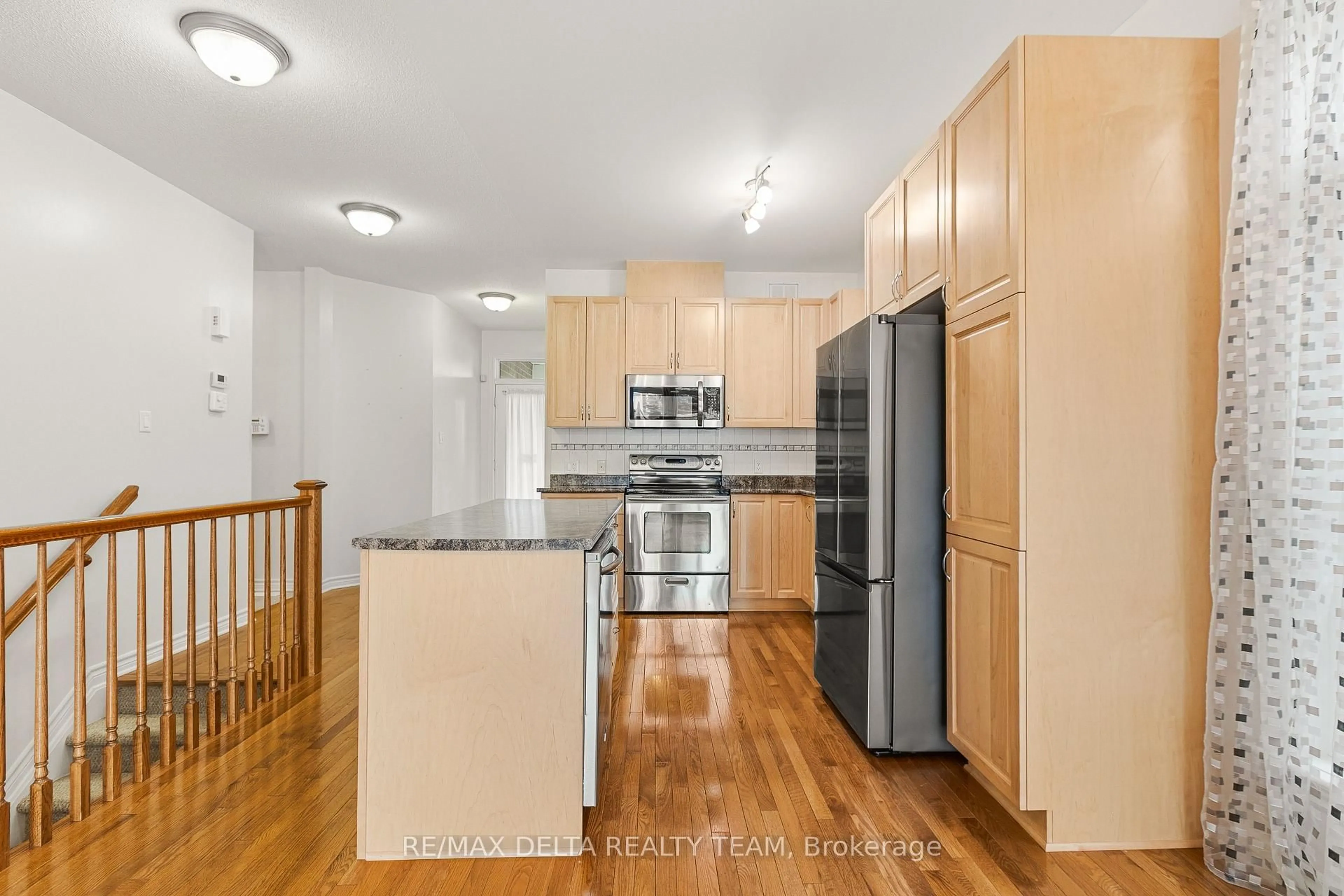 Standard kitchen, unknown for 346 Farincourt Cres, Ottawa Ontario K4A 0M6