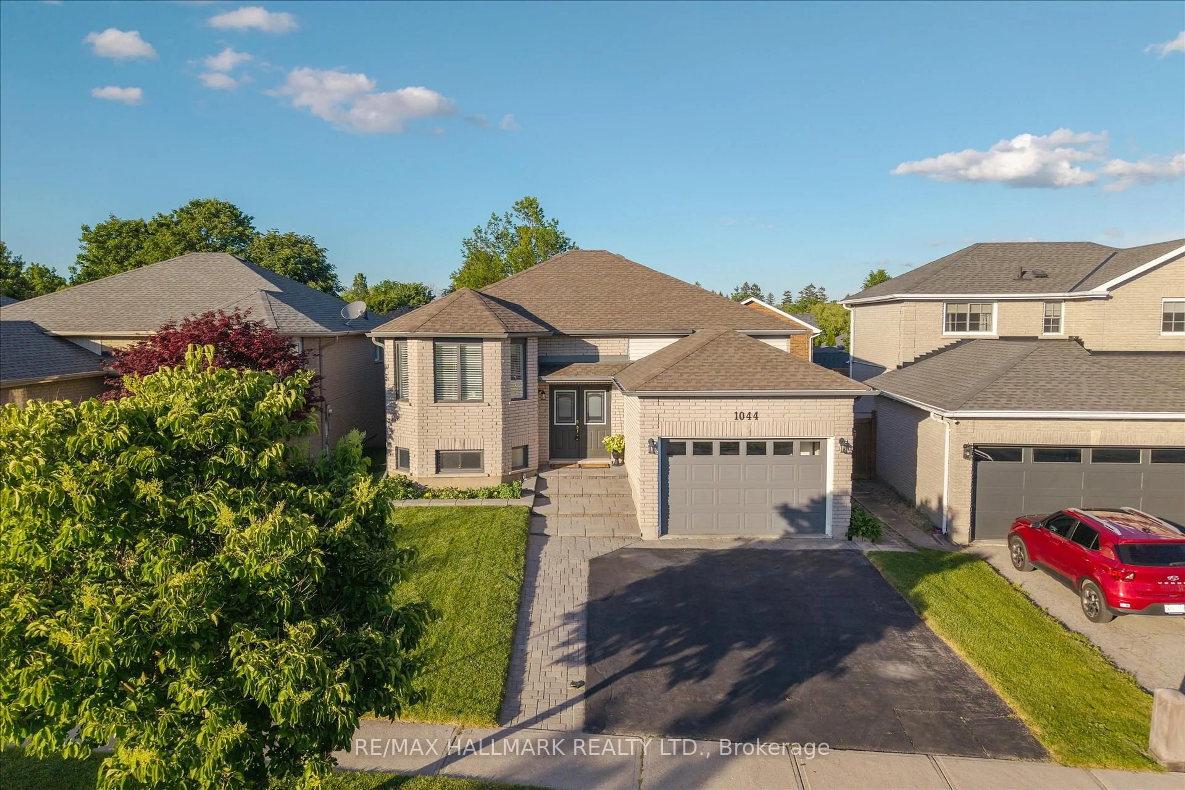 A pic from outside/outdoor area/front of a property/back of a property/a pic from drone, street for 1044 Ridell Ave, Cobourg Ontario K9A 5M8
