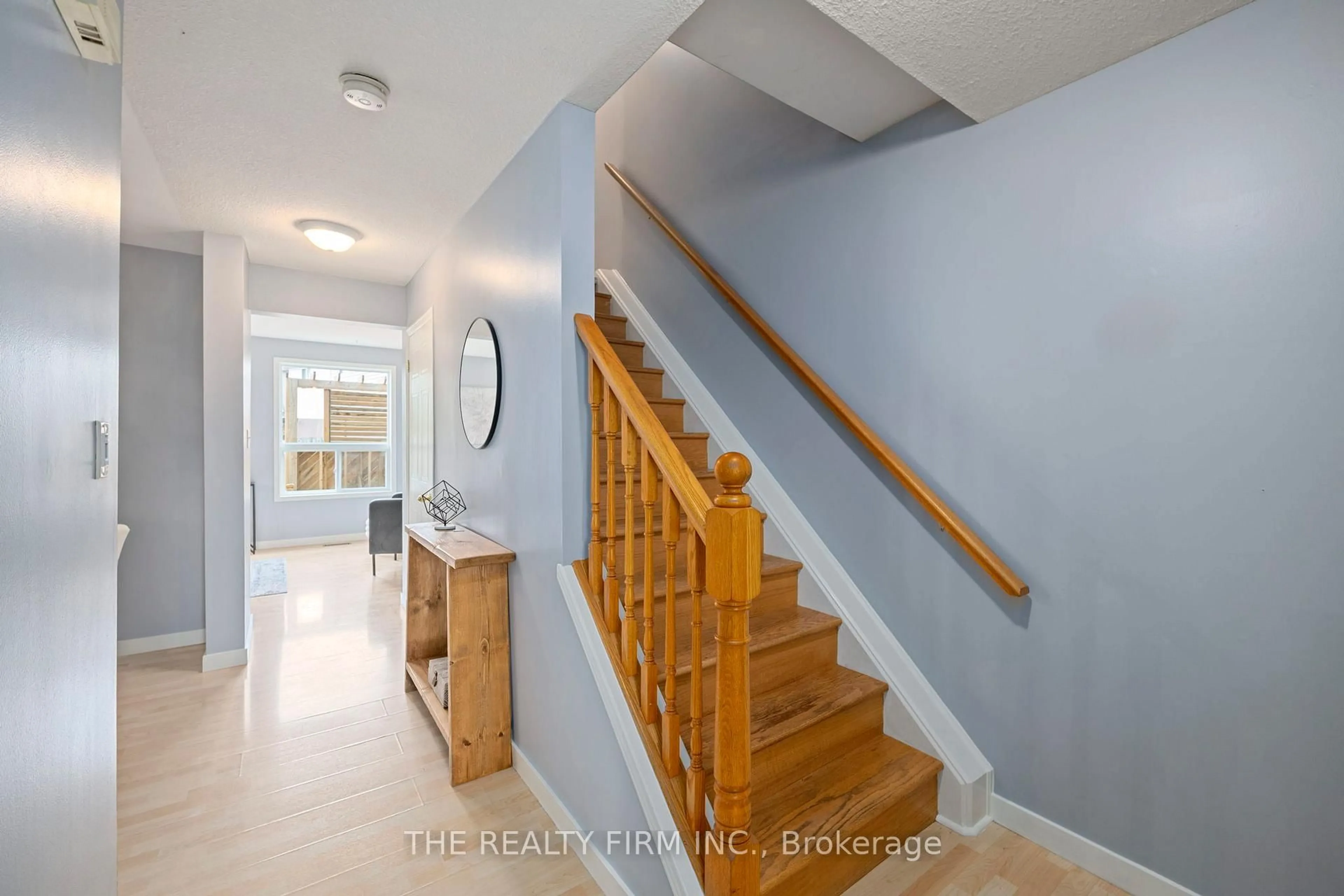 Unknown for 567 Fieldgate Circ, London East Ontario N5V 5G1