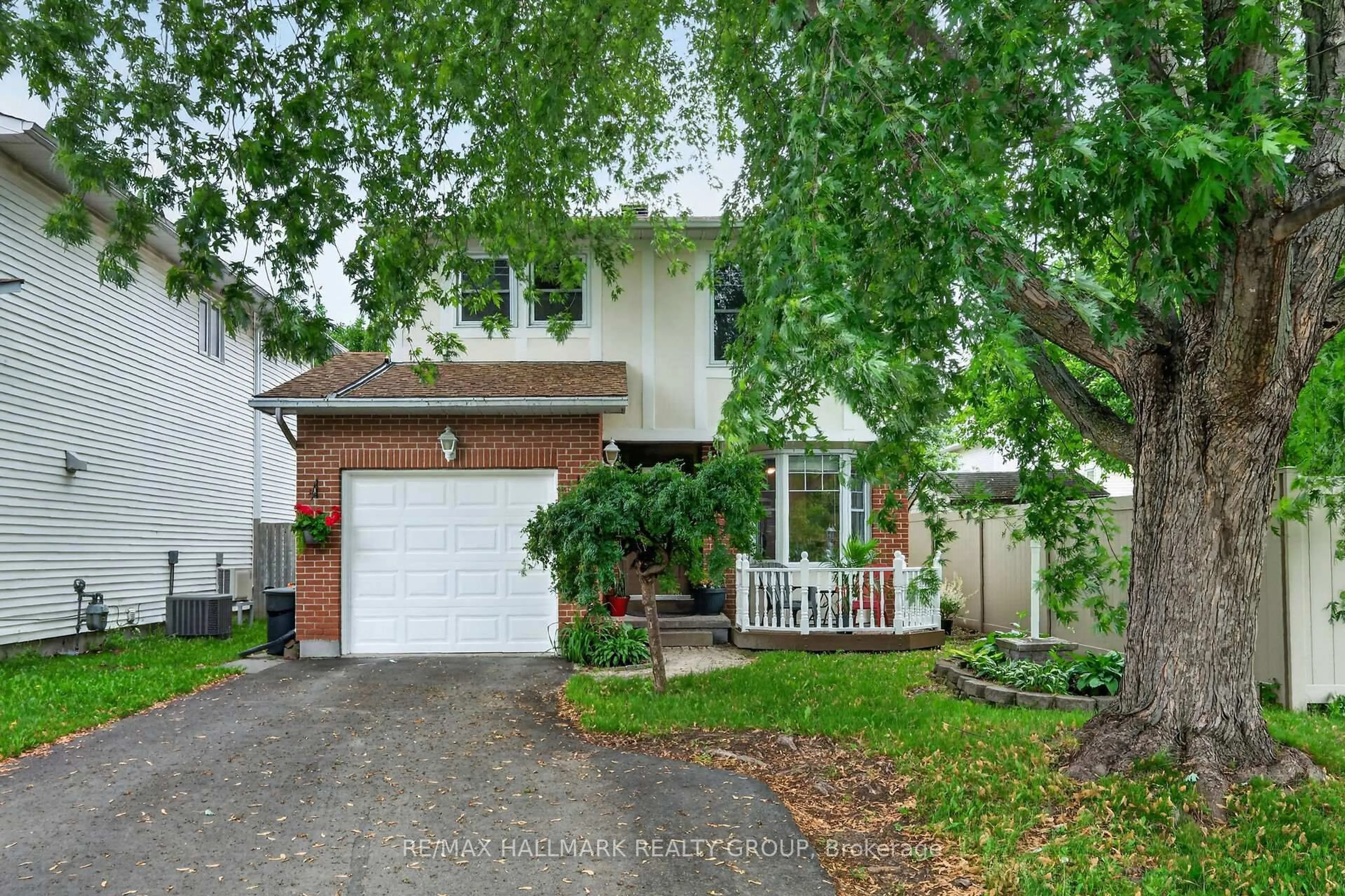 Home with vinyl exterior material, street for 4 Gowrie Dr, Ottawa Ontario K2L 2S4