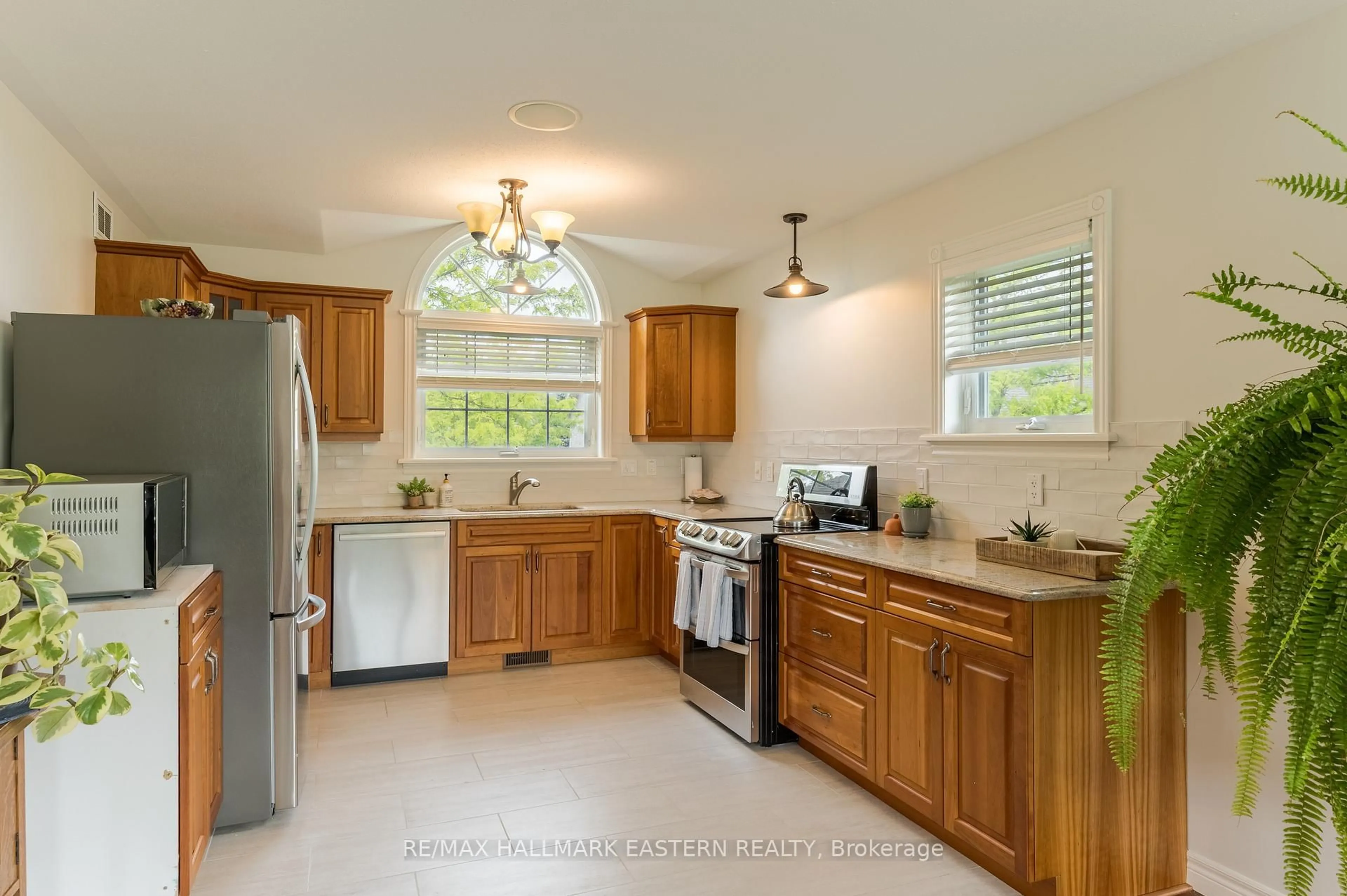 Standard kitchen, ceramic/tile floor for 301 Carnegie Ave #35, Peterborough Ontario K9L 0B3