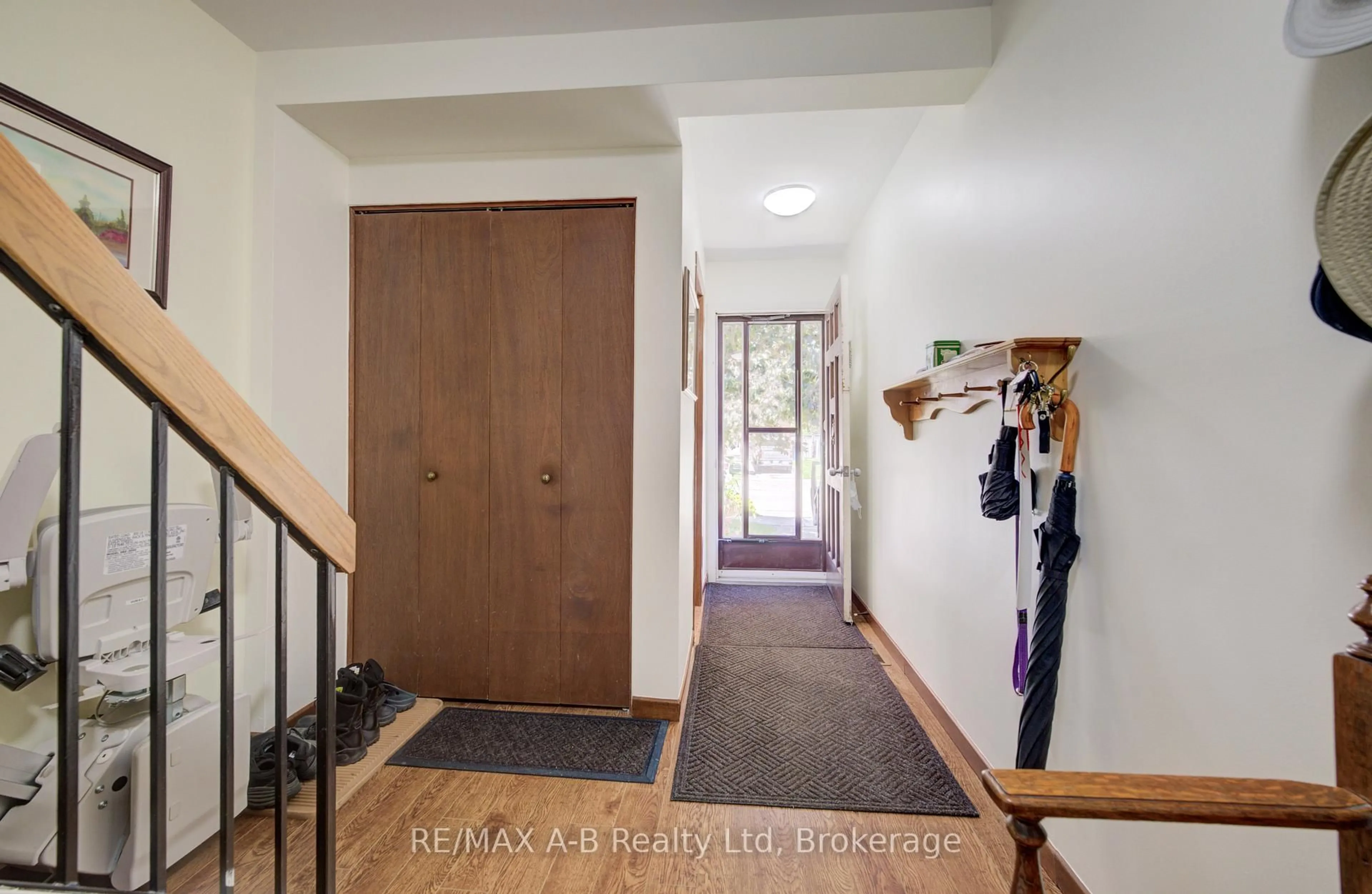Indoor foyer for 23 Galt Rd, Stratford Ontario N5A 7J1