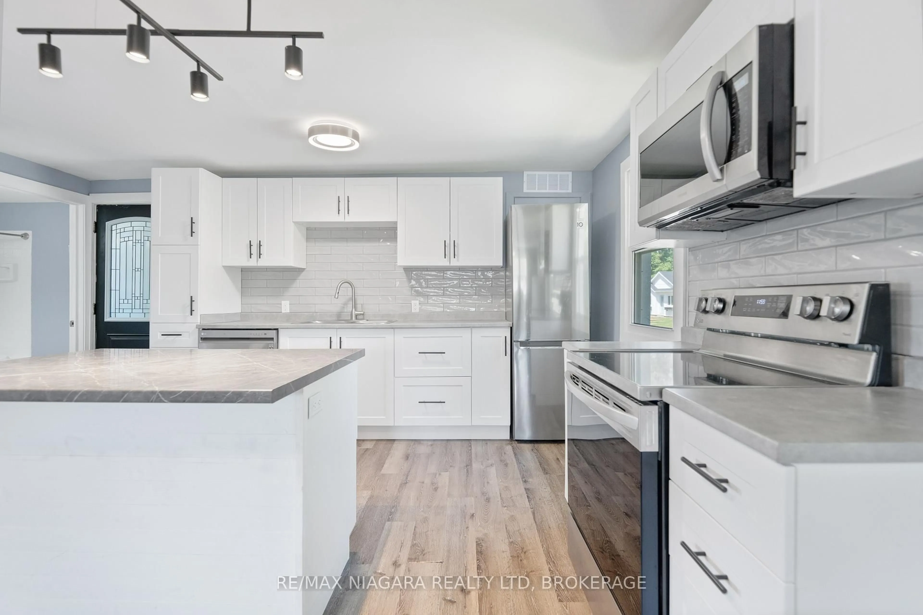 Open concept kitchen, unknown for 283 Schooley Rd, Fort Erie Ontario L0S 1B0