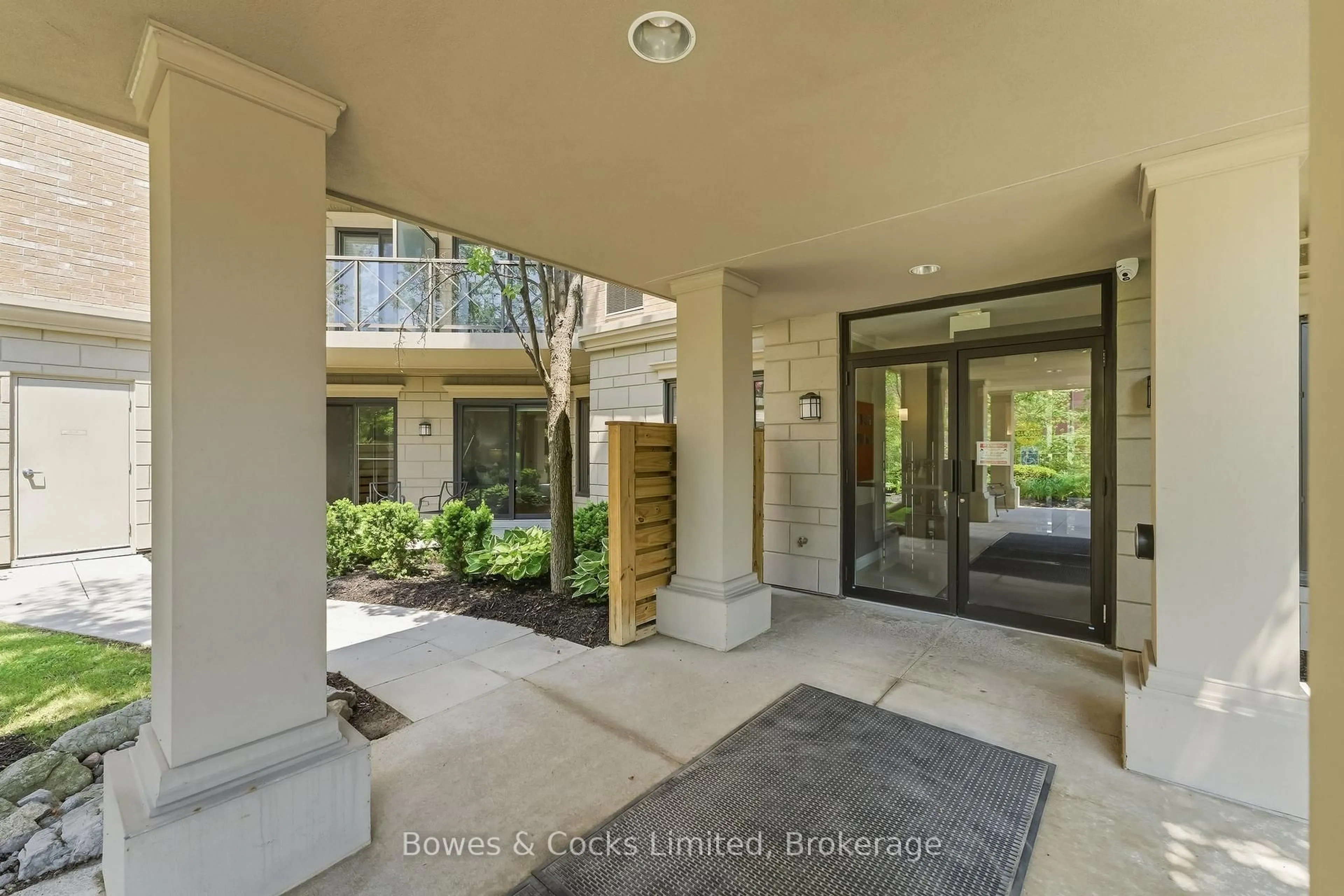 Indoor entryway for 869 Clonsilla Ave #110, Peterborough Ontario K9J 0B7