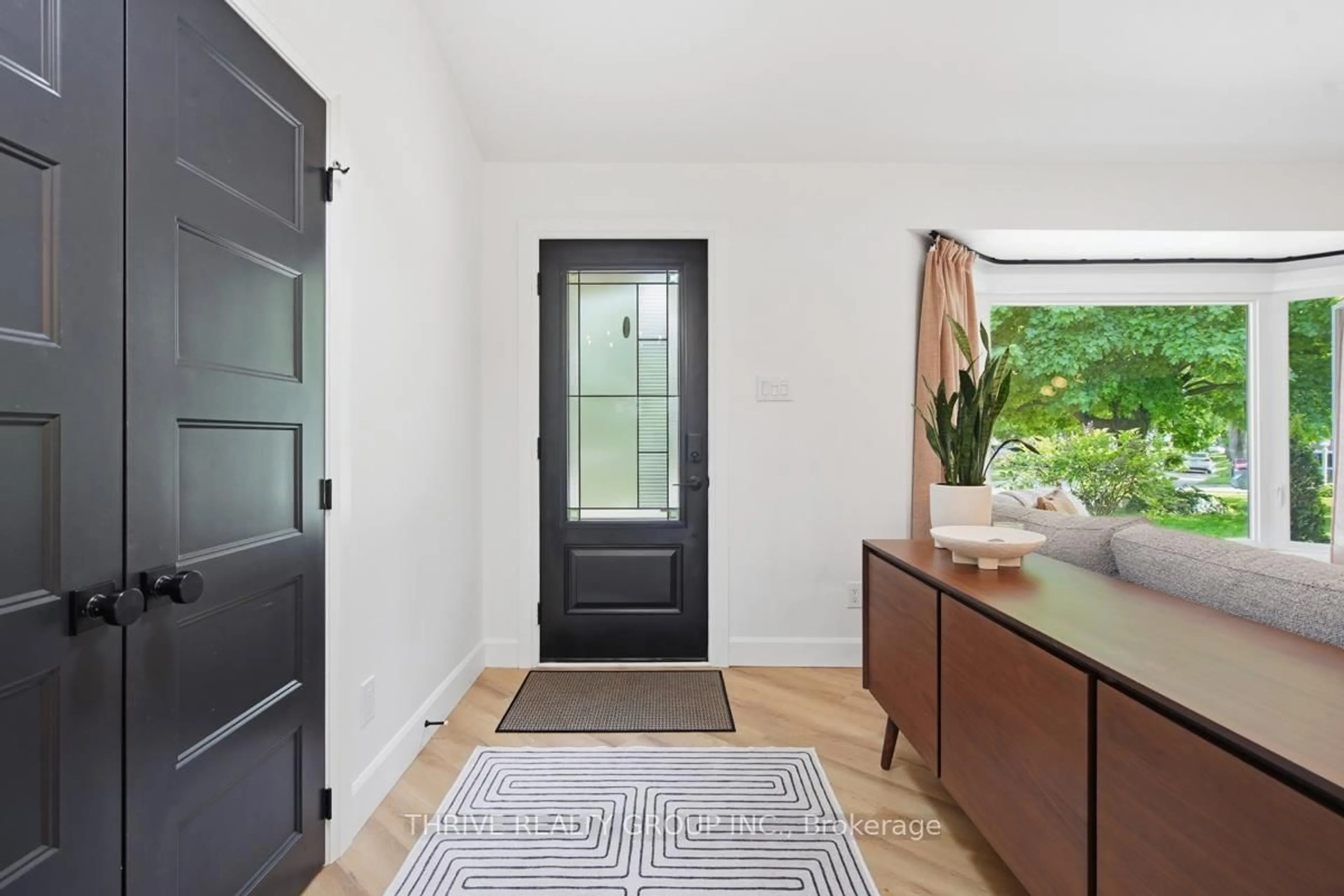 Indoor entryway for 21 Mcgill Pl, London North Ontario N5X 1W1