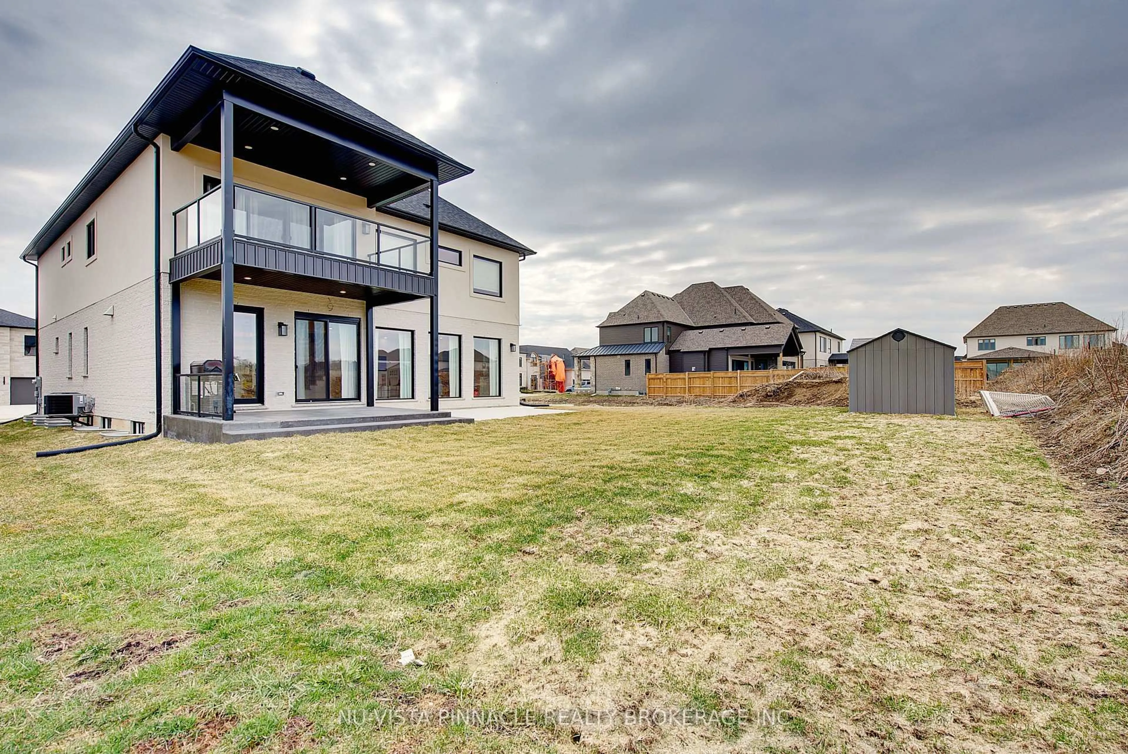 A pic from outside/outdoor area/front of a property/back of a property/a pic from drone, mountain view for 564 CREEKVIEW Chse, London North Ontario N6G 3X8
