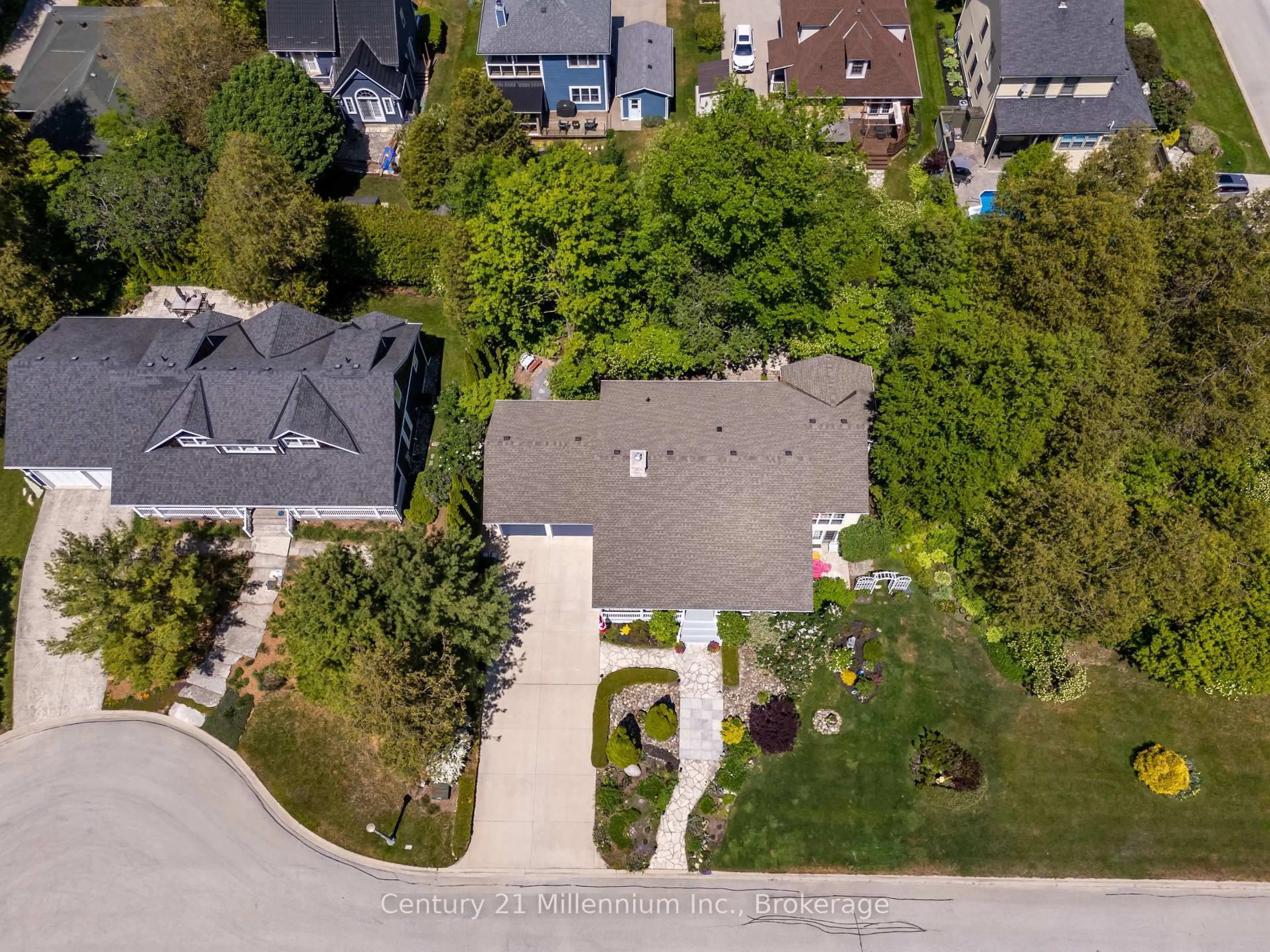 A pic from outside/outdoor area/front of a property/back of a property/a pic from drone, street for 206 BEACON Lane, Saugeen Shores Ontario N0H 2L0