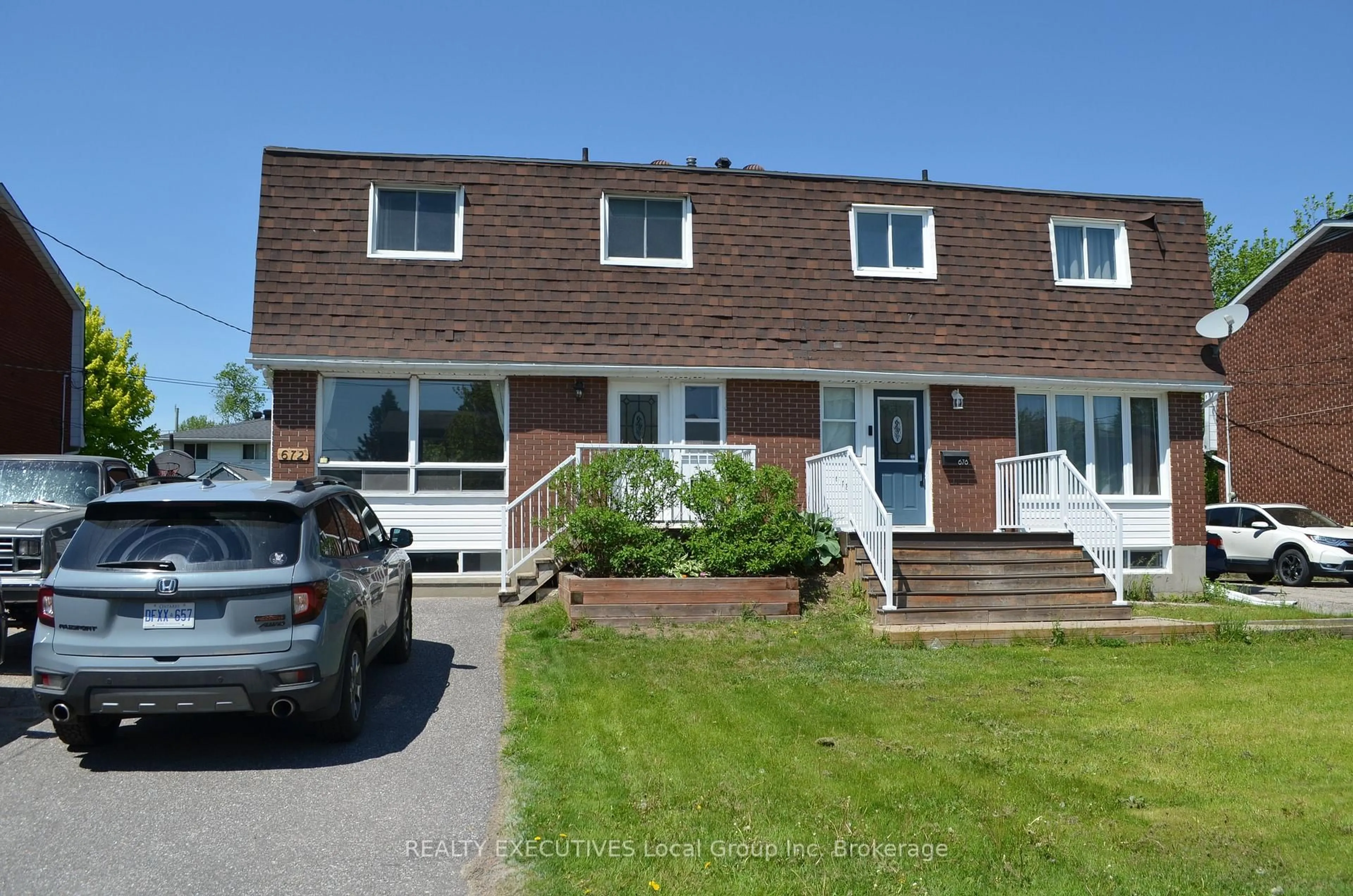 Home with vinyl exterior material, street for 672 Dane Ave, North Bay Ontario P1B 7G7