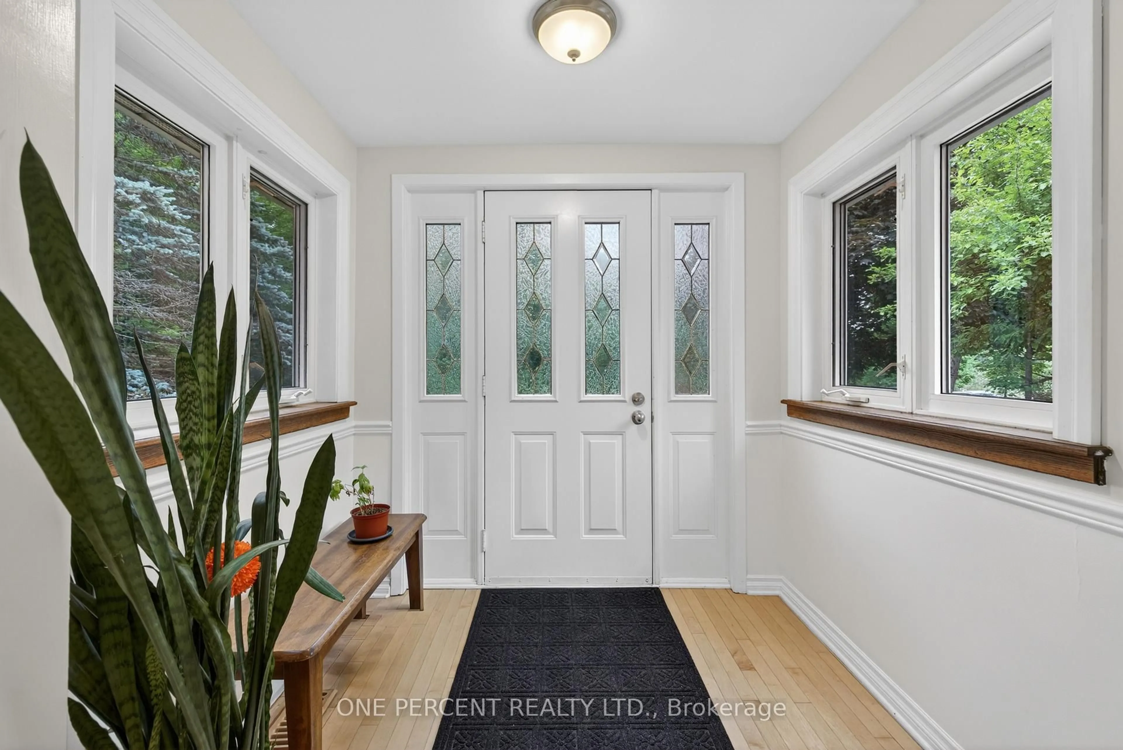 Indoor entryway for 1054 Wolf Grove Rd, Almonte Ontario K0A 1A0