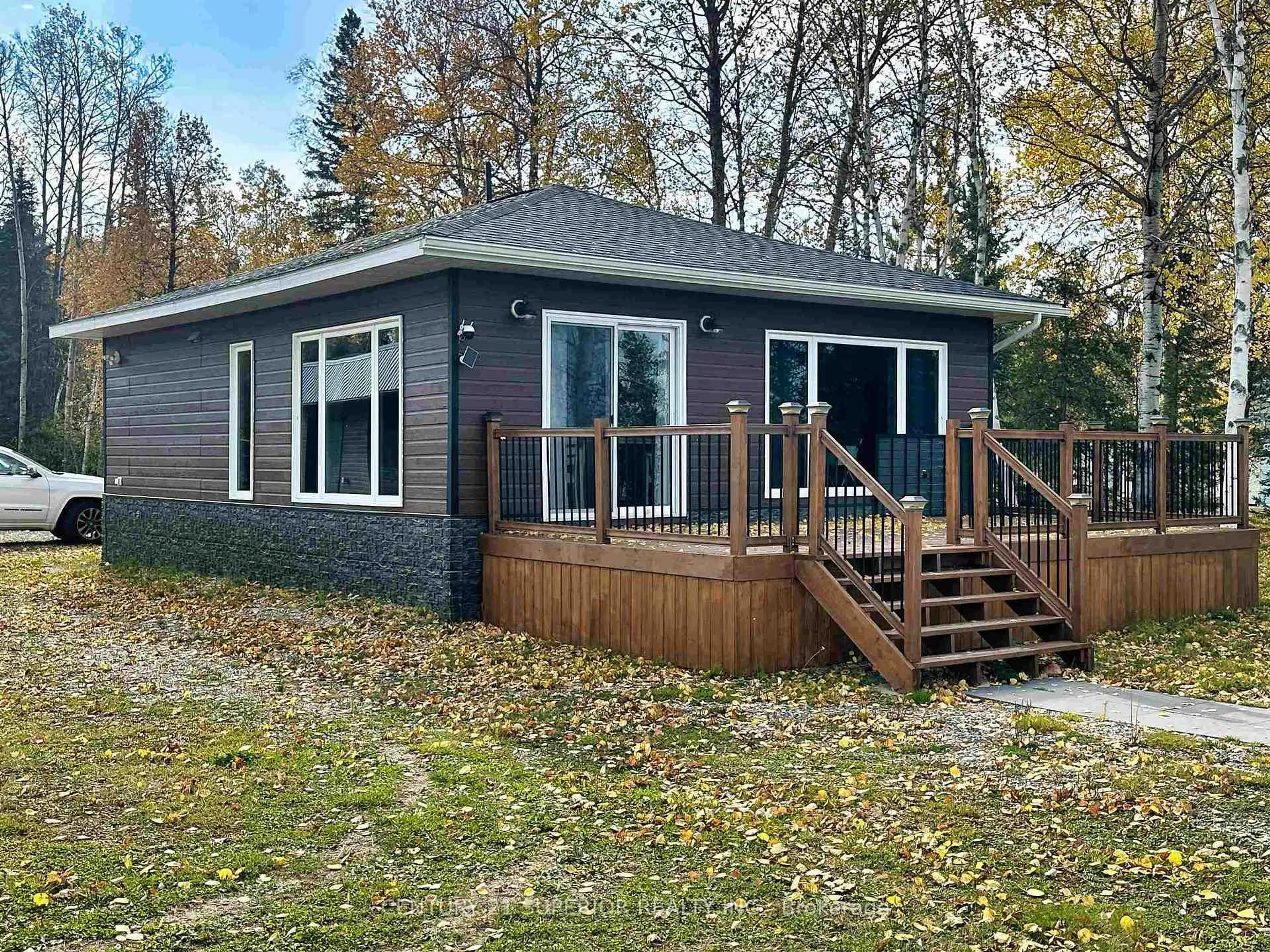 Home with vinyl exterior material, unknown for 39 HWY 625, Greenstone Ontario P0T 2A0
