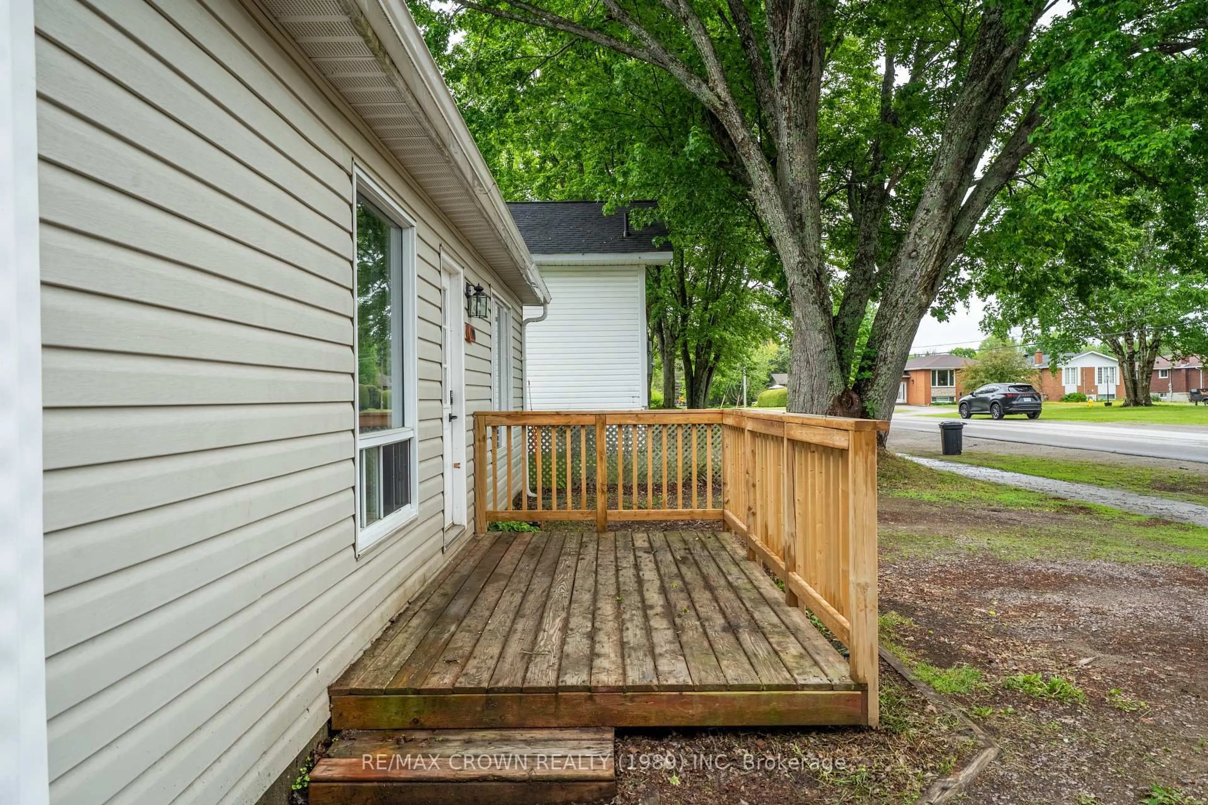 Patio, street for 400 Nipissing St, West Nipissing Ontario P2B 3E3