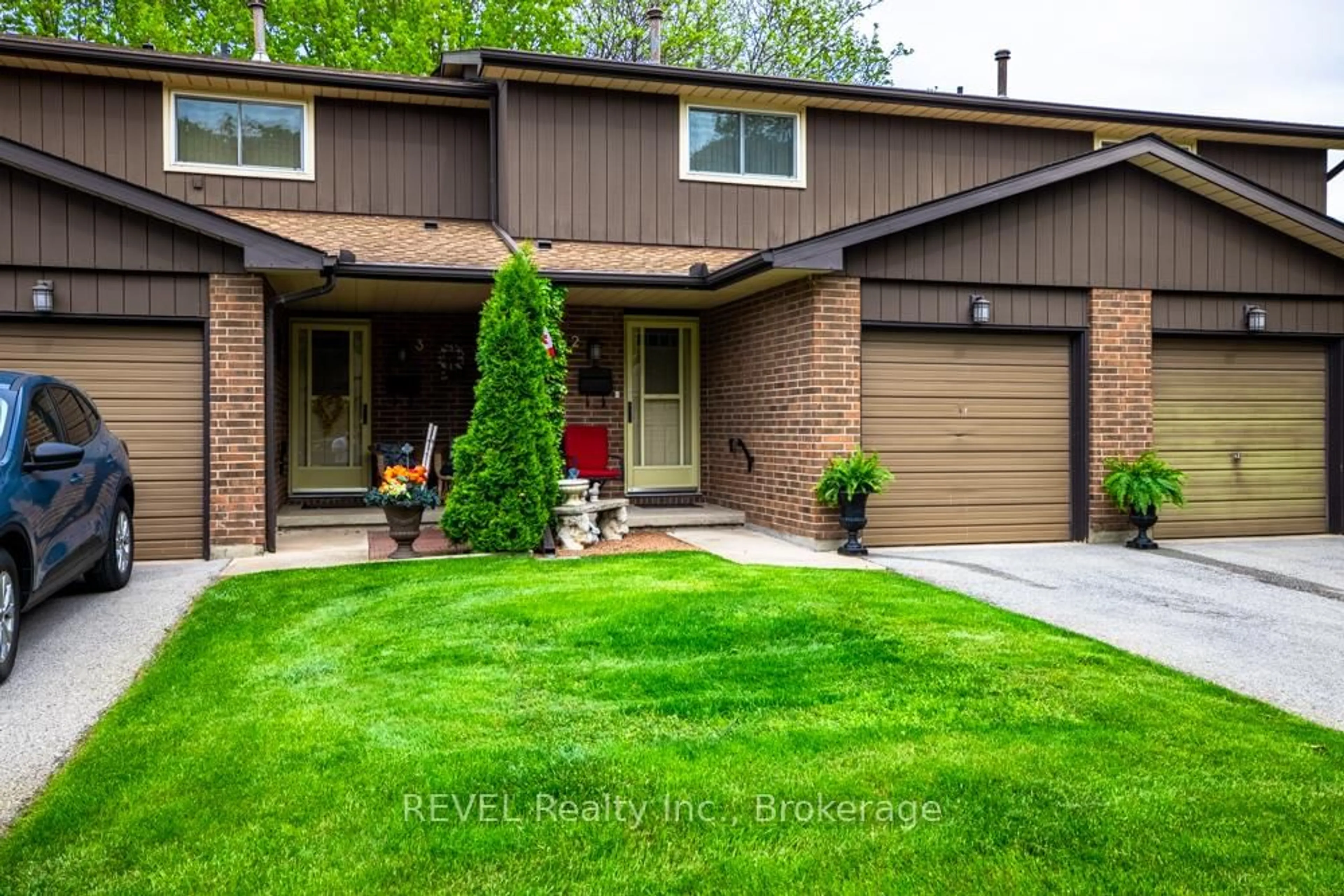 Home with brick exterior material, street for 64 Forster St #2, St. Catharines Ontario L2N 6T5