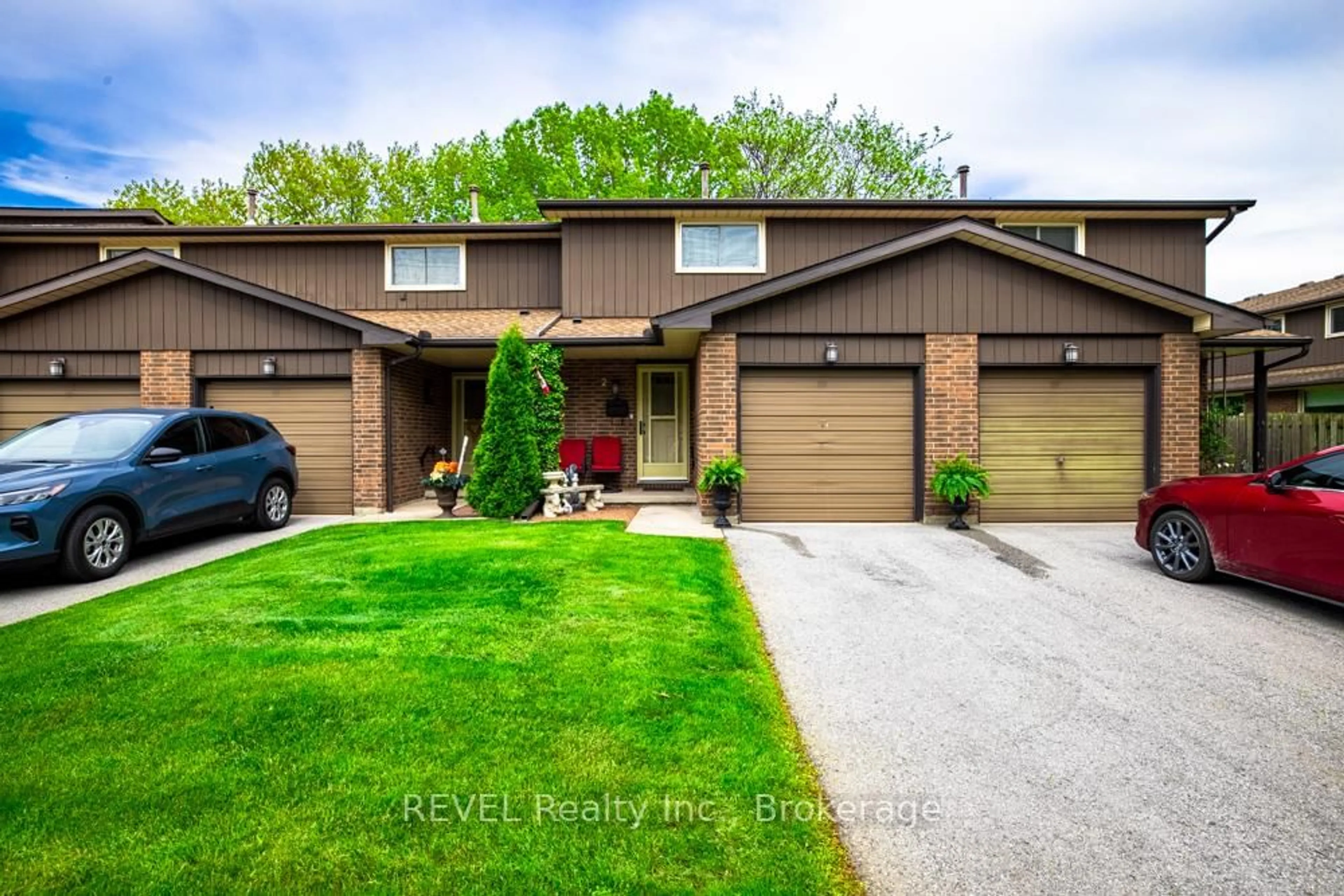 Unknown for 64 Forster St #2, St. Catharines Ontario L2N 6T5