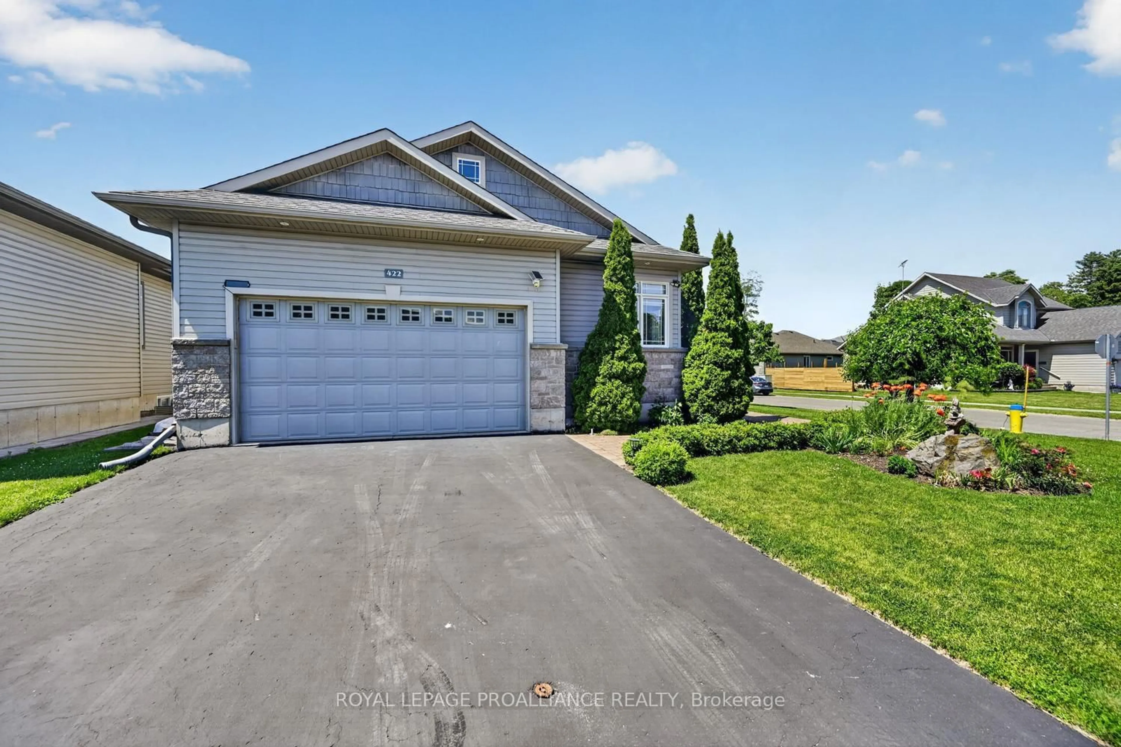 A pic from outside/outdoor area/front of a property/back of a property/a pic from drone, street for 422 Brock St, Brockville Ontario K6V 7L6