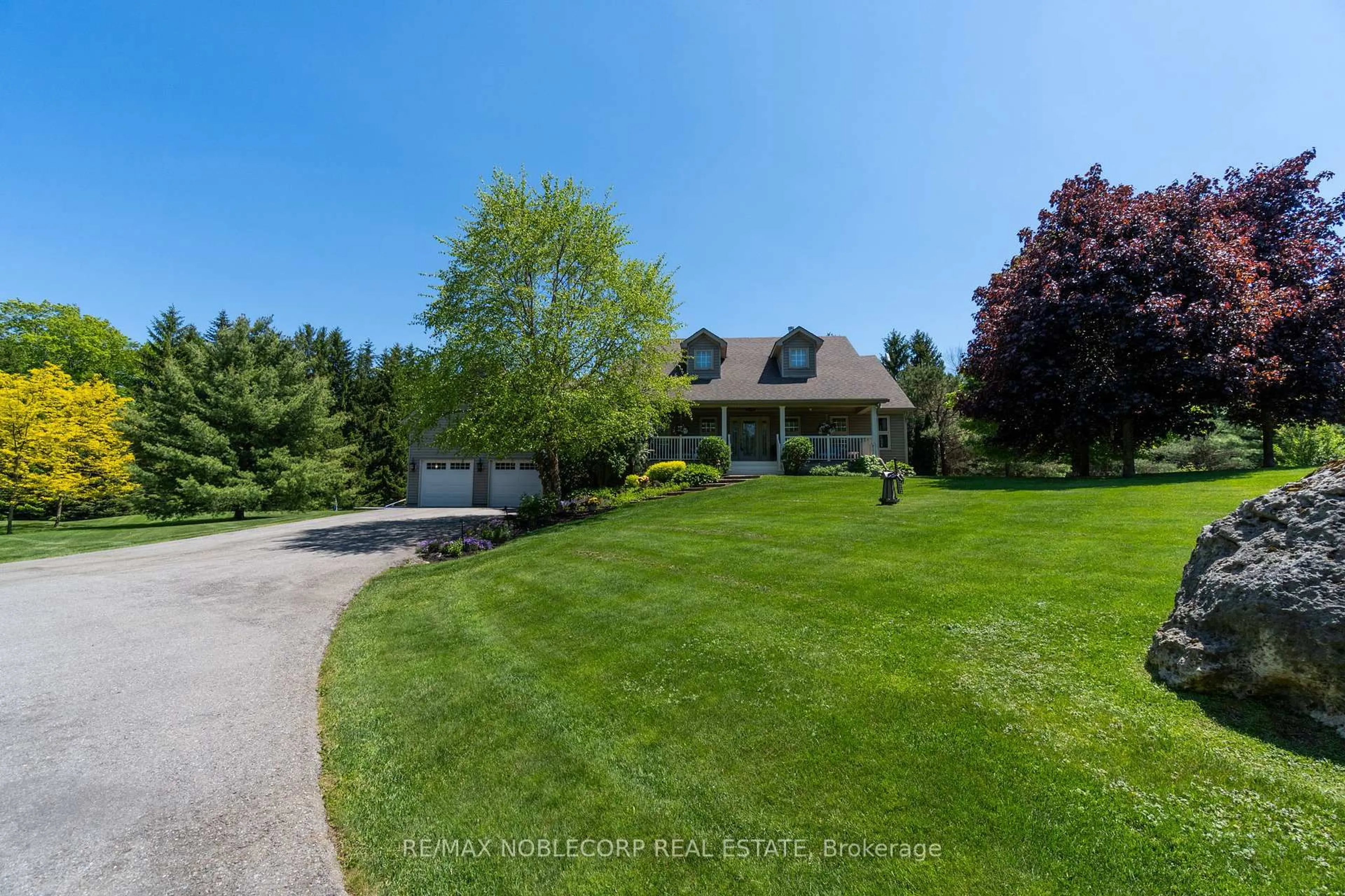 A pic from outside/outdoor area/front of a property/back of a property/a pic from drone, unknown for 793073 3rd Line, Mono Ontario L9W 5X6