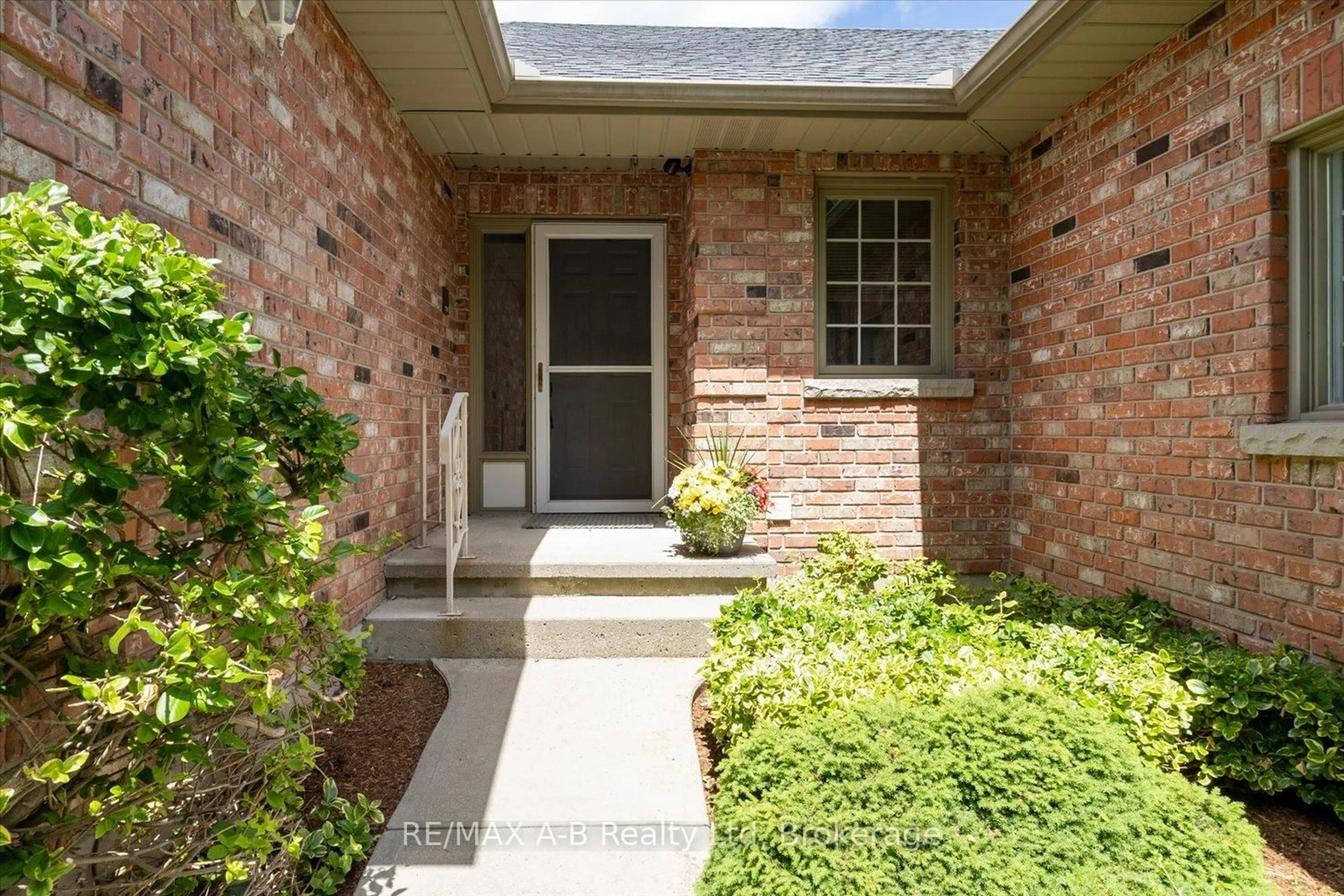 Unknown for 38 Murray Hill Rd, Stratford Ontario N5A 7J8