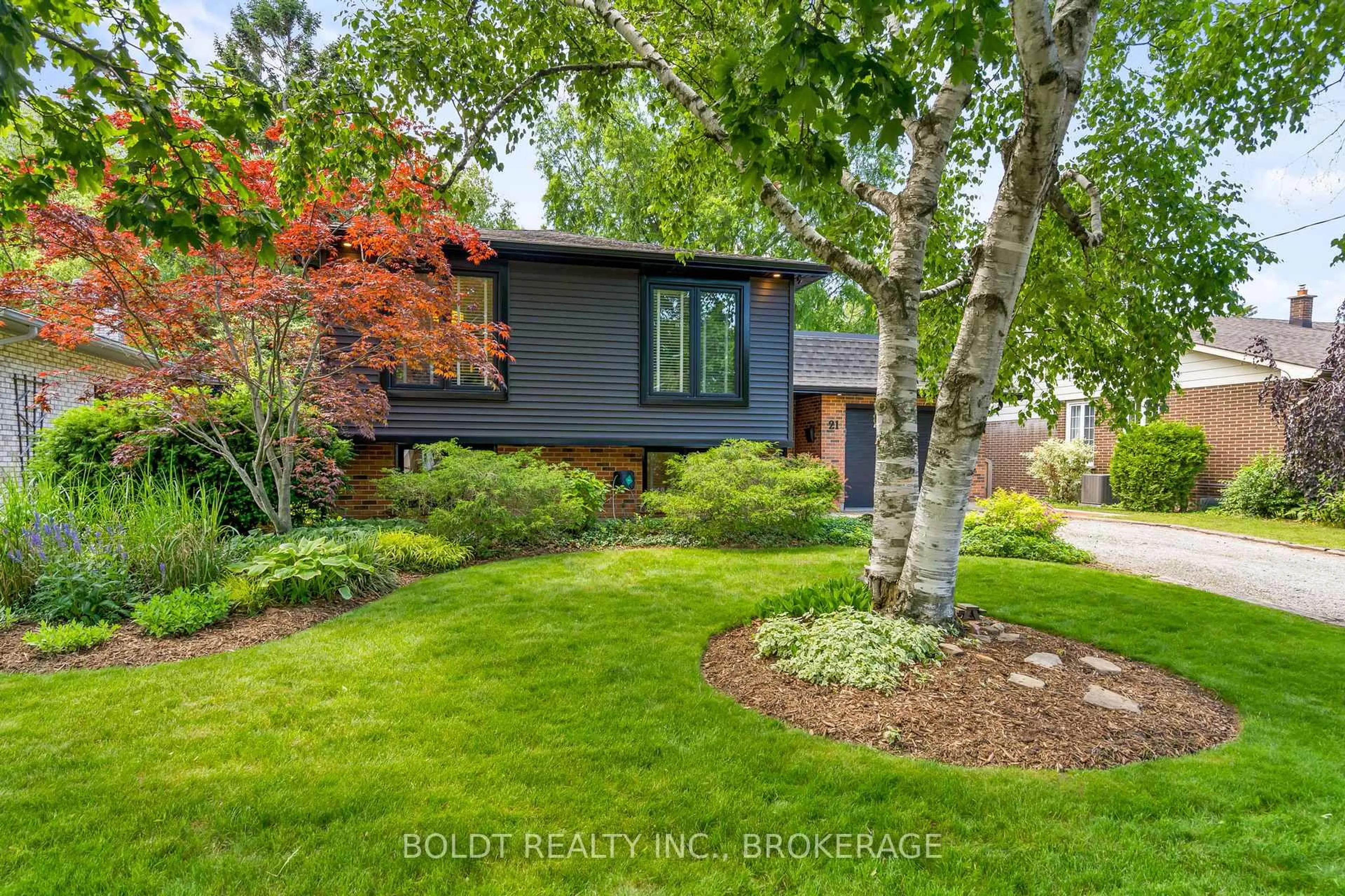 Home with brick exterior material, street for 21 Shoreline Dr, St. Catharines Ontario L2N 3V9
