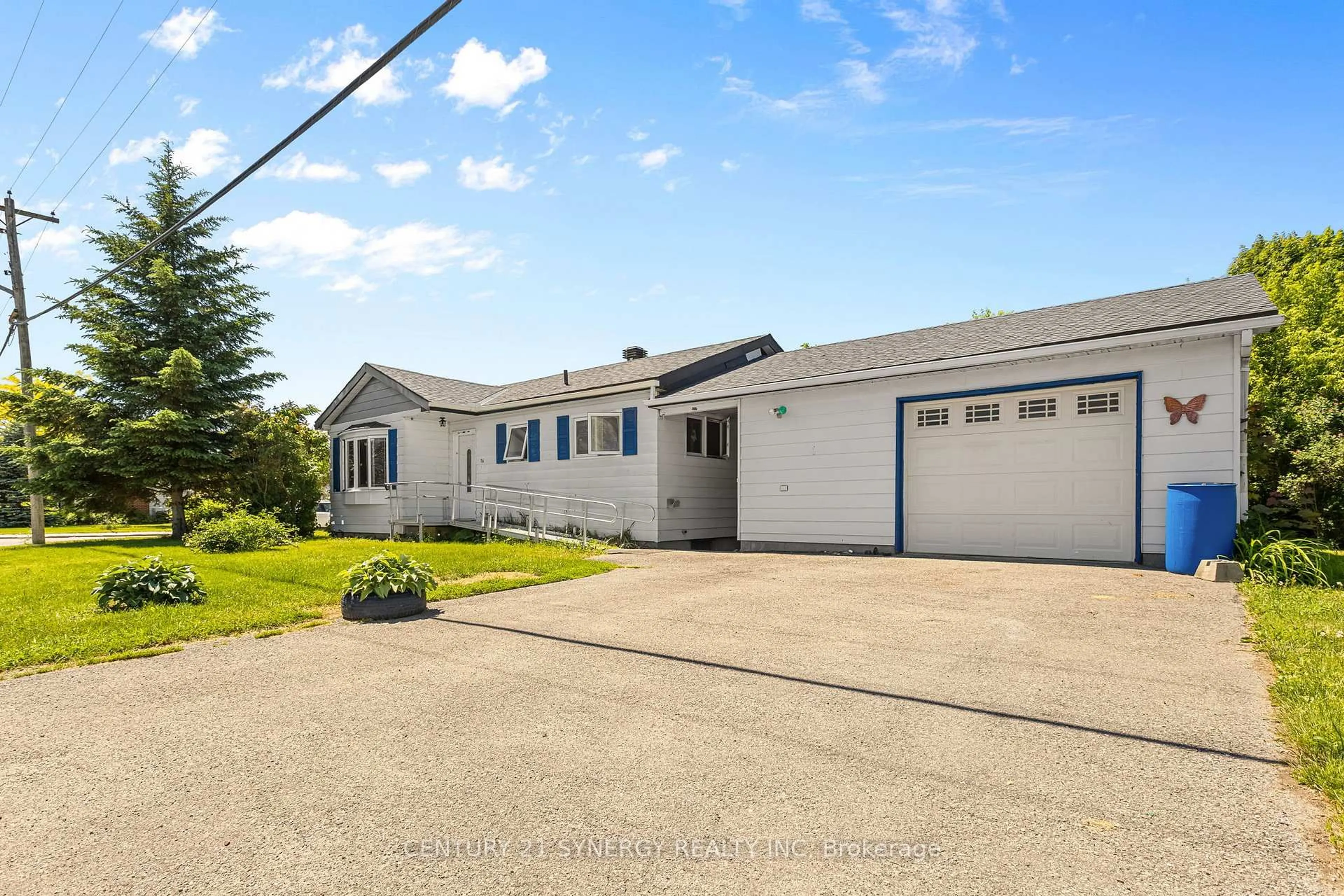 A pic from outside/outdoor area/front of a property/back of a property/a pic from drone, street for 76 Bridge St, Arnprior Ontario K7S 2E6