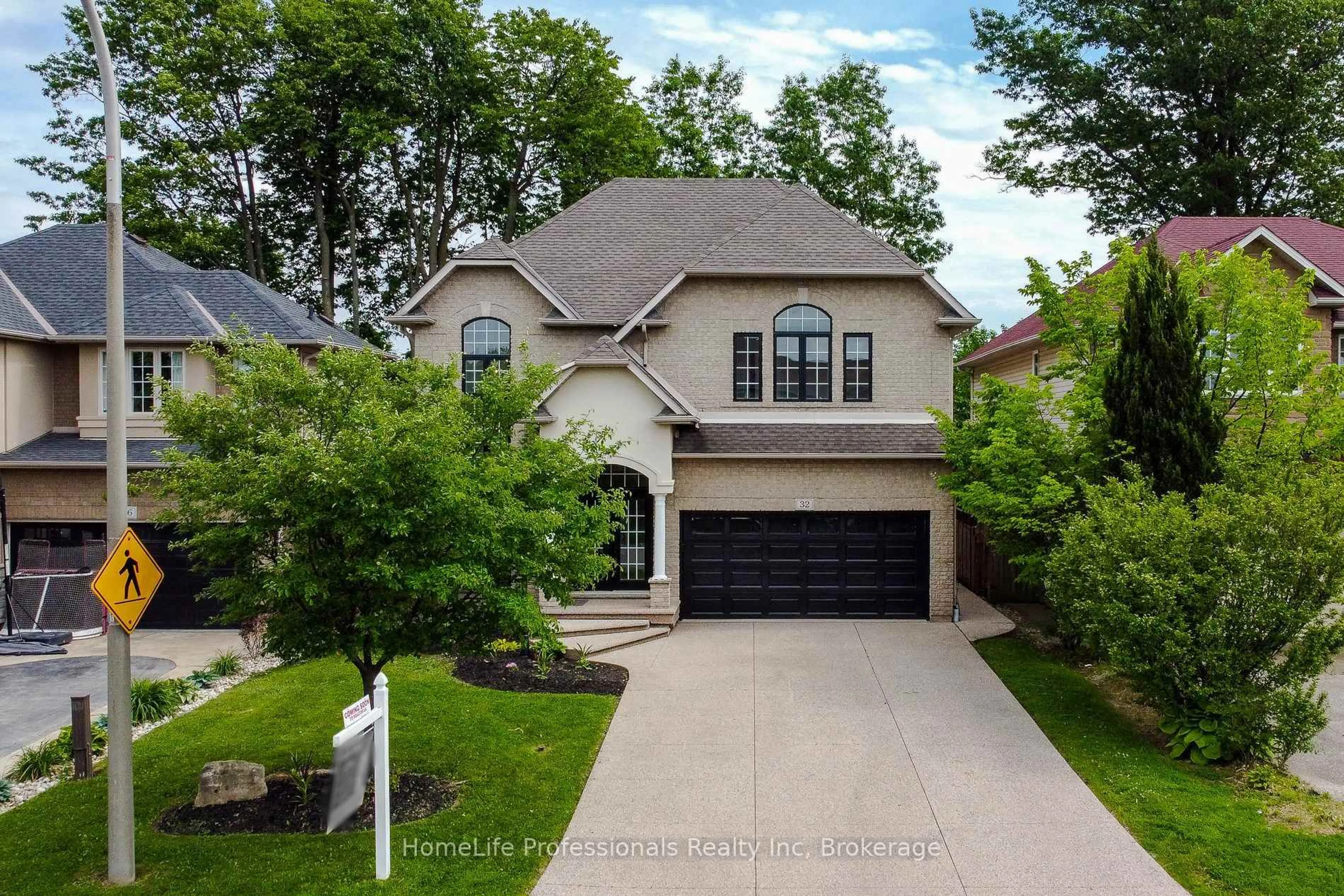 Home with brick exterior material, street for 32 Shrewsbury St, Hamilton Ontario L9K 1P9