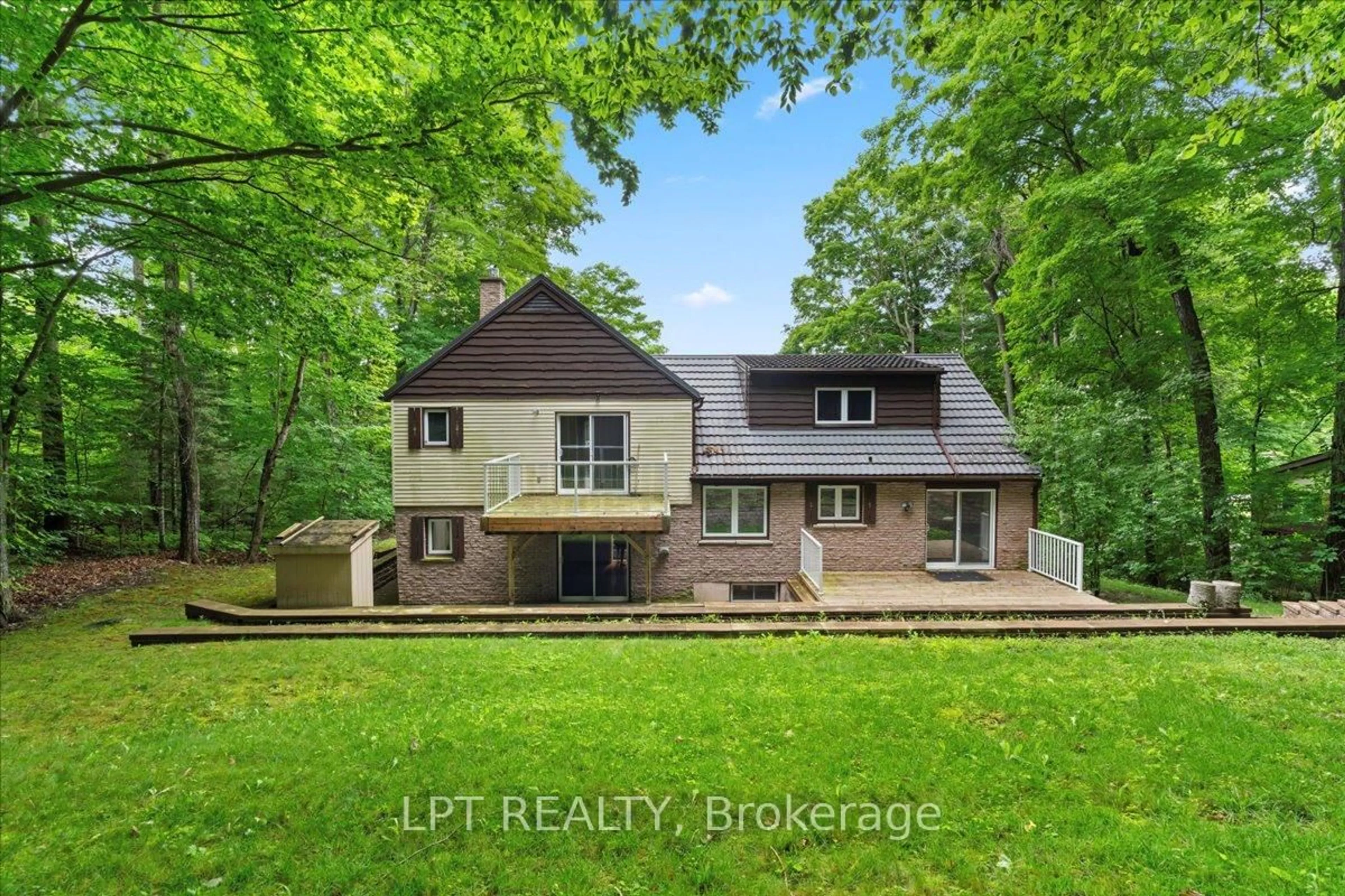 A pic from outside/outdoor area/front of a property/back of a property/a pic from drone, unknown for 1432 Wallbridge Loyalist Rd, Belleville Ontario K8N 4Z5
