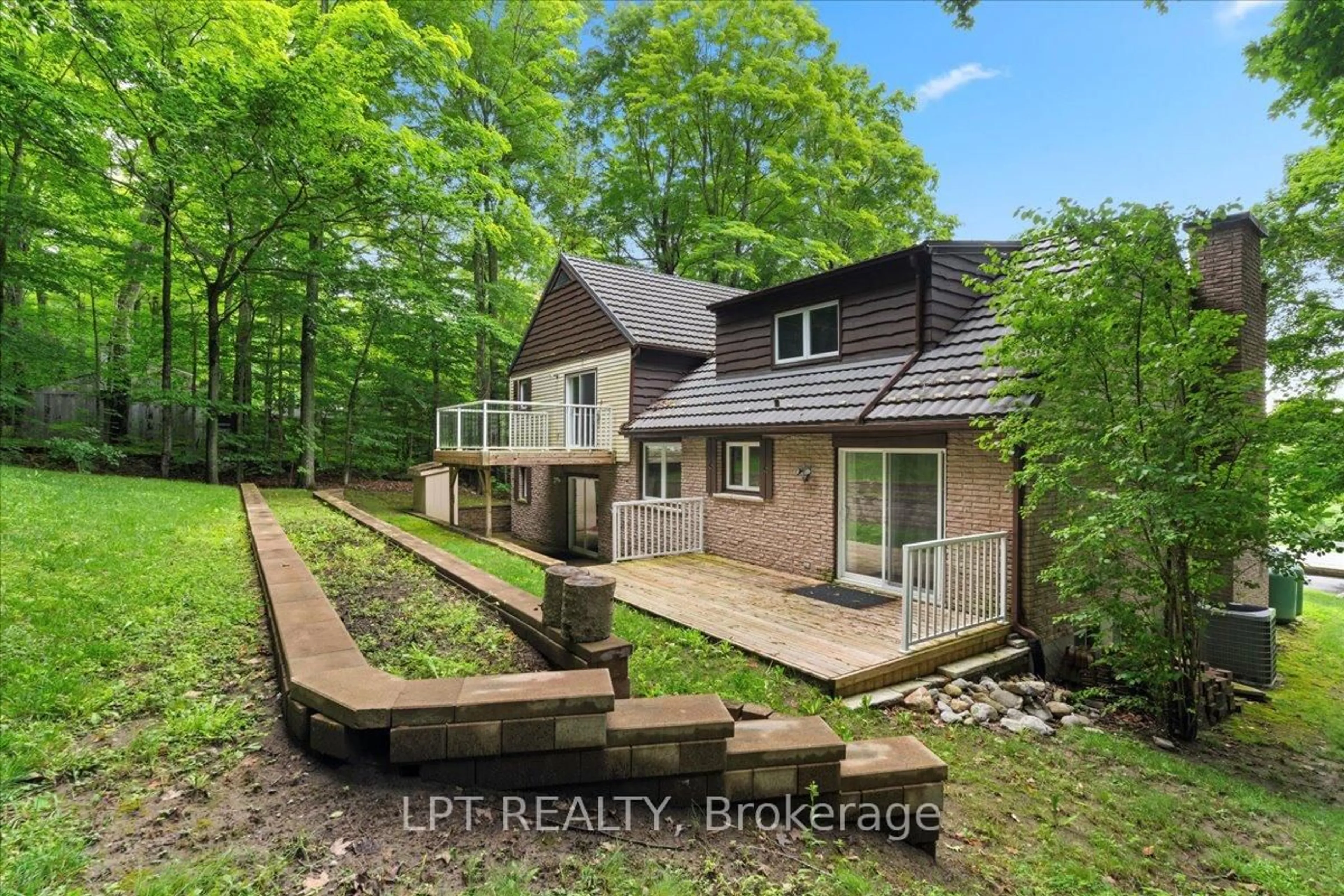 A pic from outside/outdoor area/front of a property/back of a property/a pic from drone, unknown for 1432 Wallbridge Loyalist Rd, Belleville Ontario K8N 4Z5