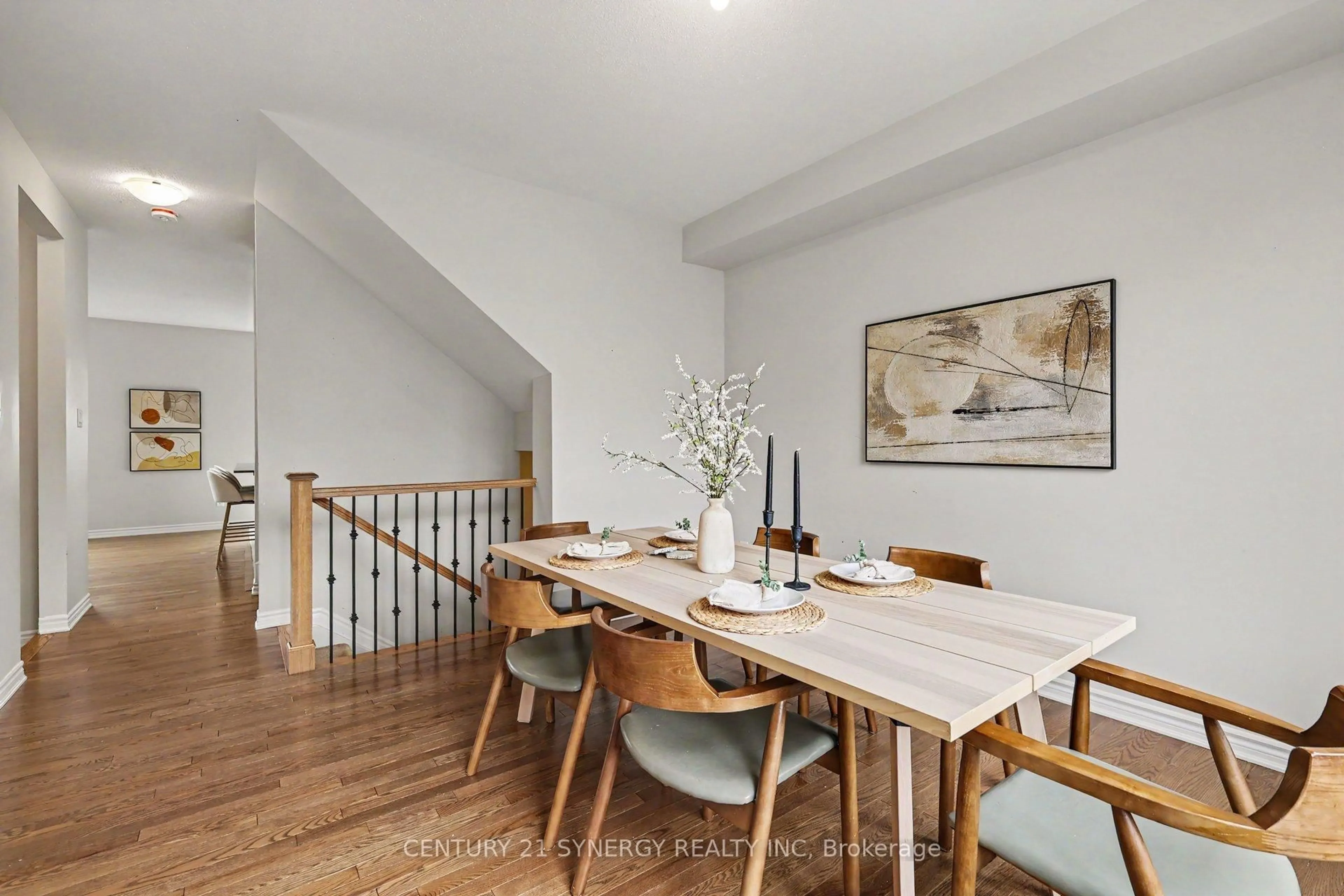 Dining room, wood/laminate floor for 1852 Haiku St, Ottawa Ontario K2J 6W6