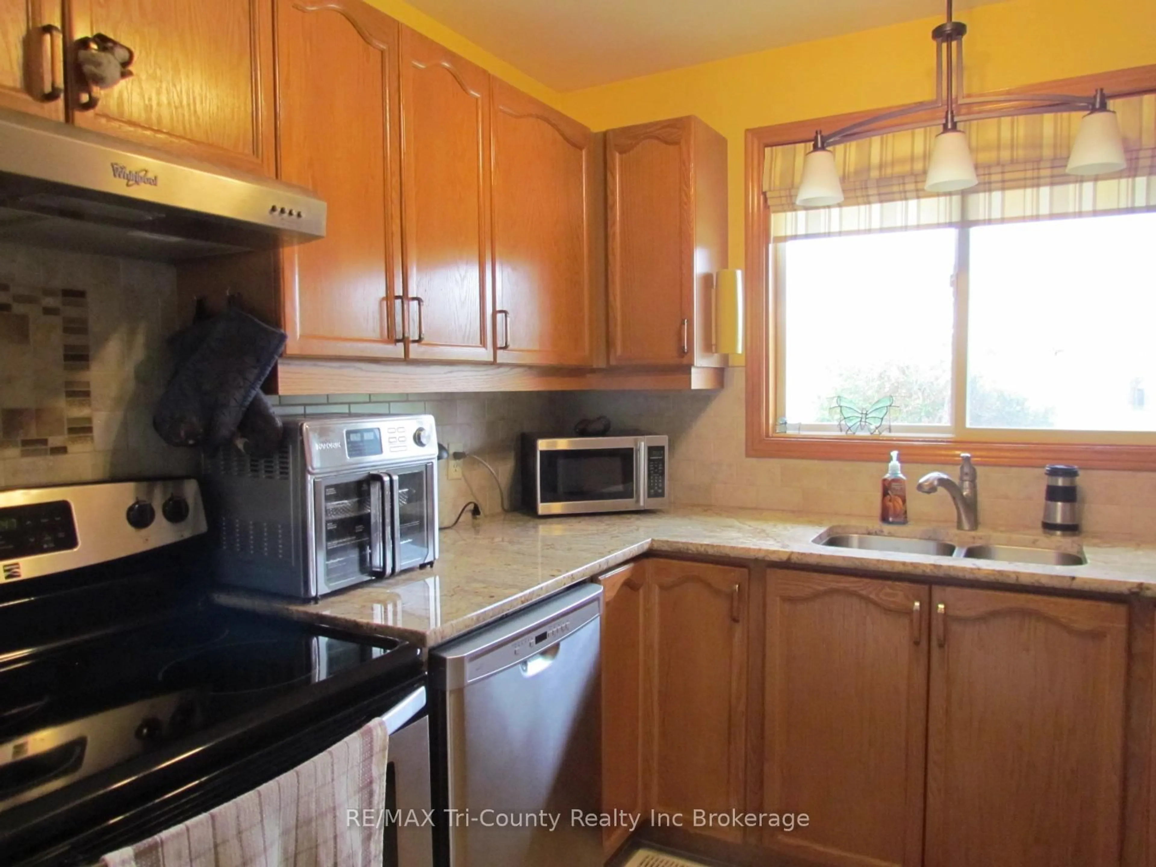 Standard kitchen, unknown for 29 Beckett Blvd, Tillsonburg Ontario N4G 5N1