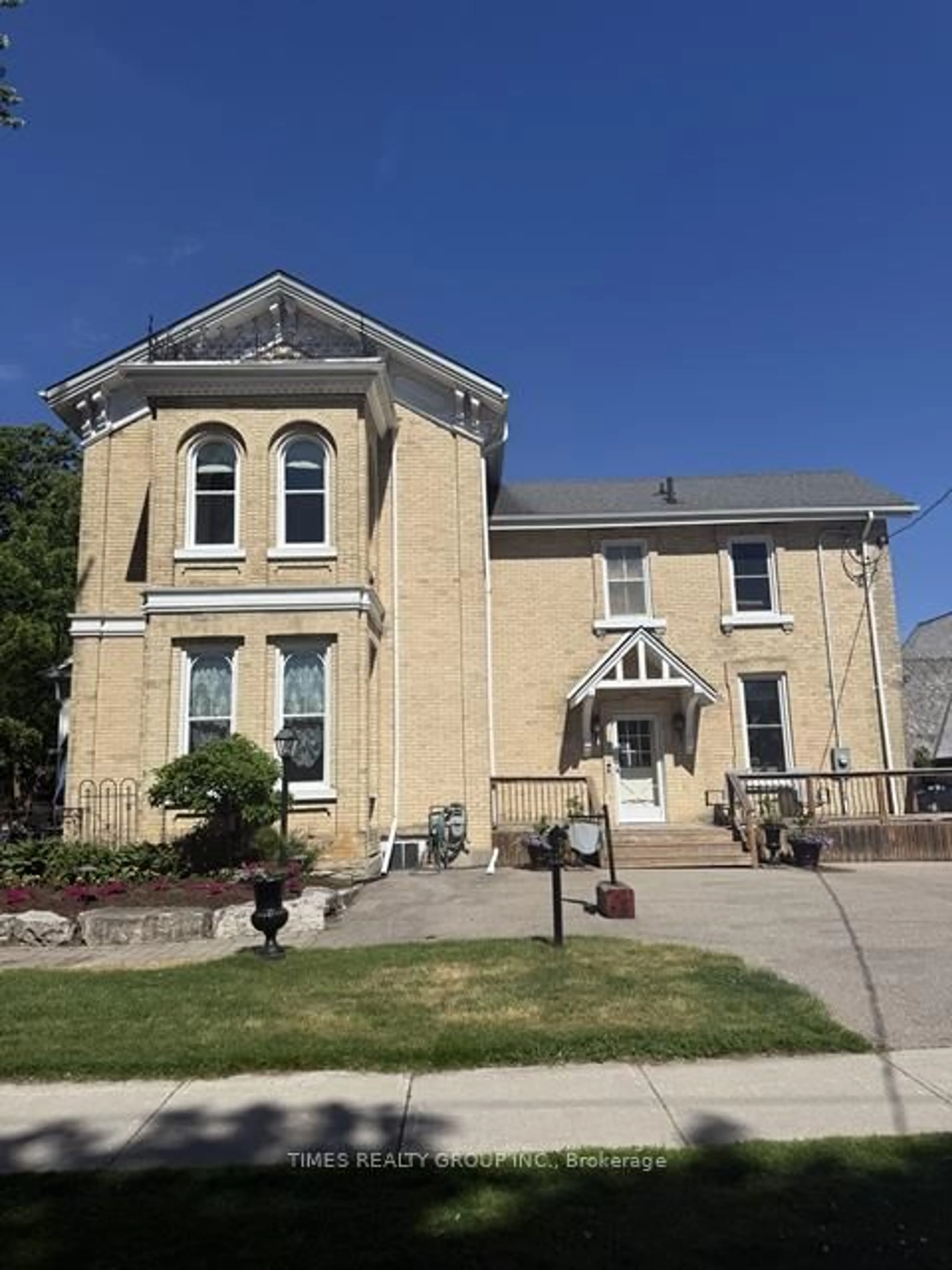 Unknown for 220 Hibernia St, Stratford Ontario N5A 5V5